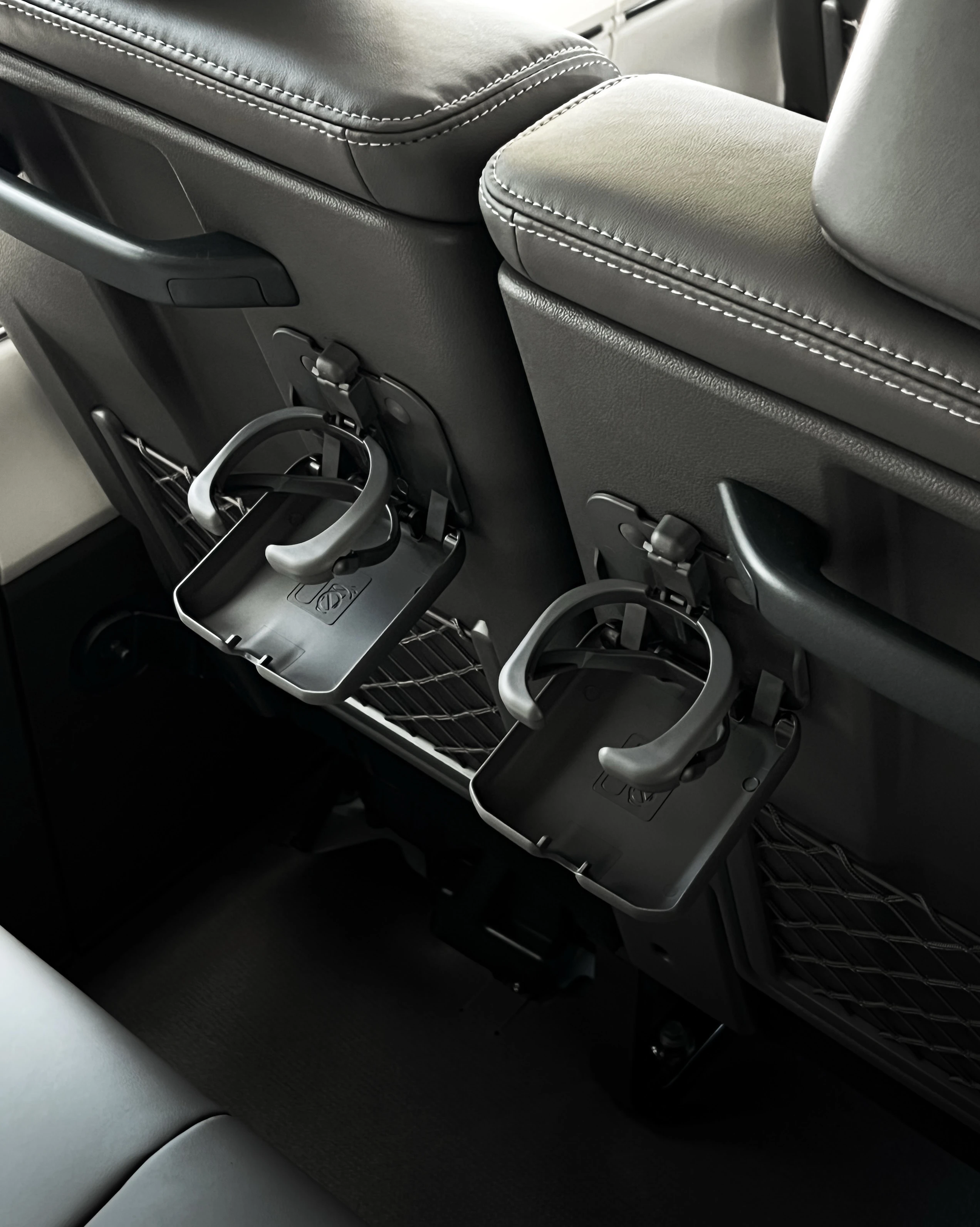 2026 Toyota Hiace — photo 15