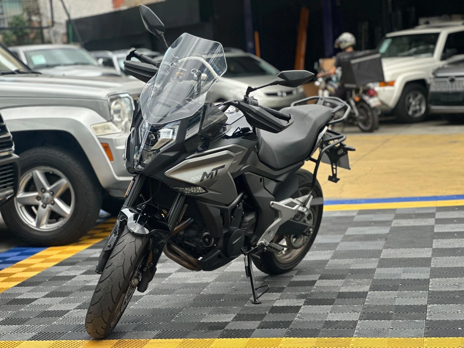 2025 CFMoto 700MT