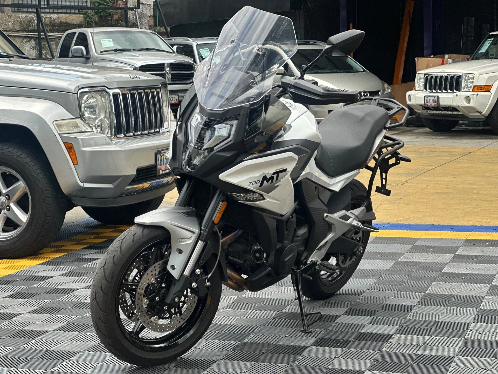 2025 CFMoto 700MT