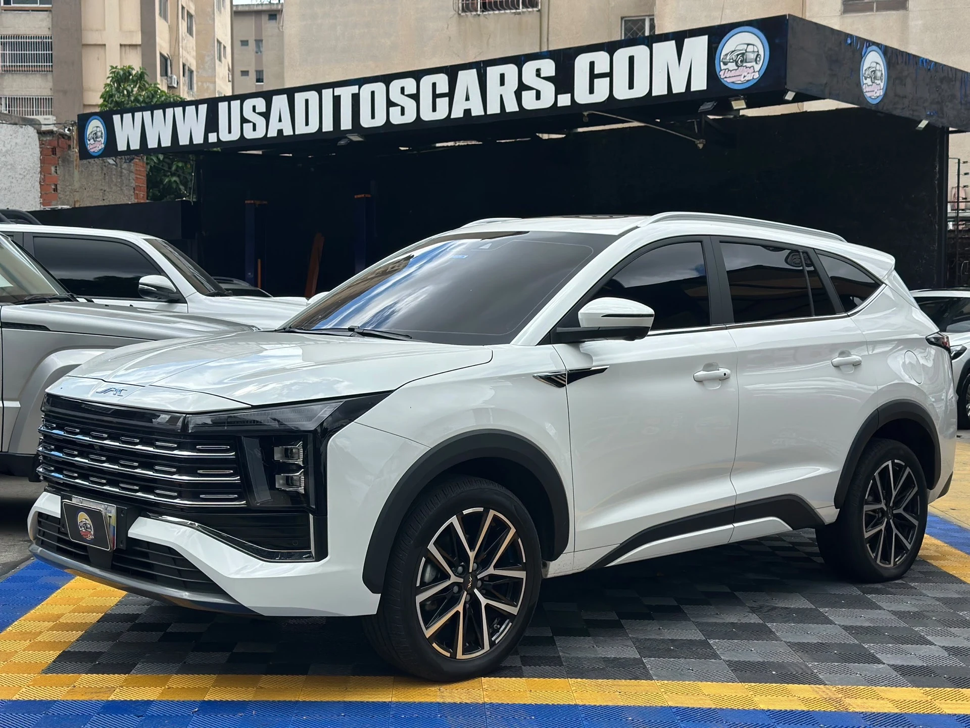 2026 JAC JS8