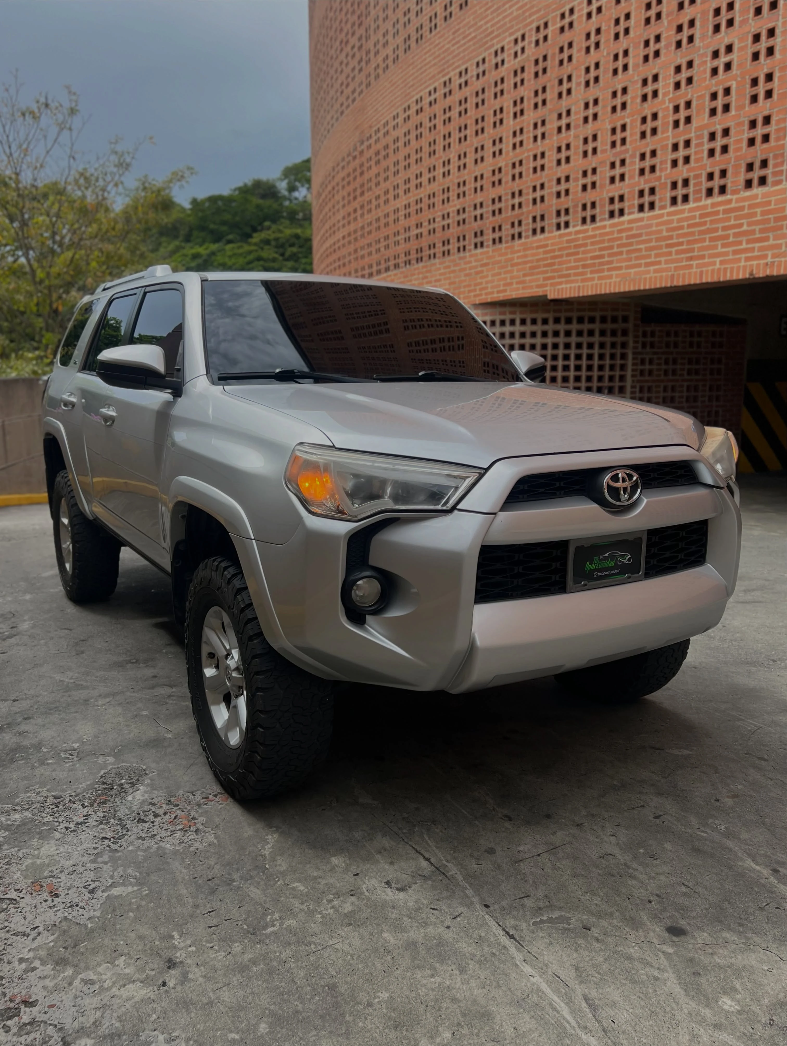 2016 Toyota 4Runner SR5 — photo 2