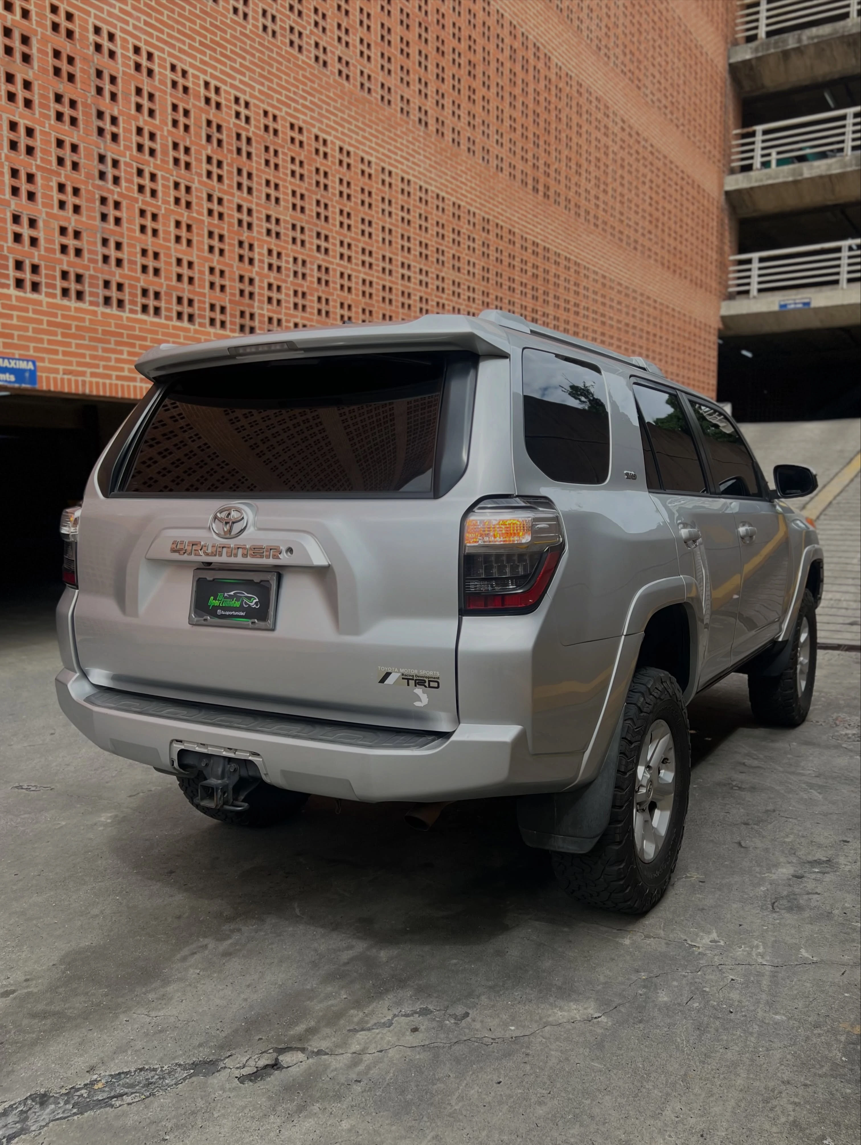 2016 Toyota 4Runner SR5 — photo 3