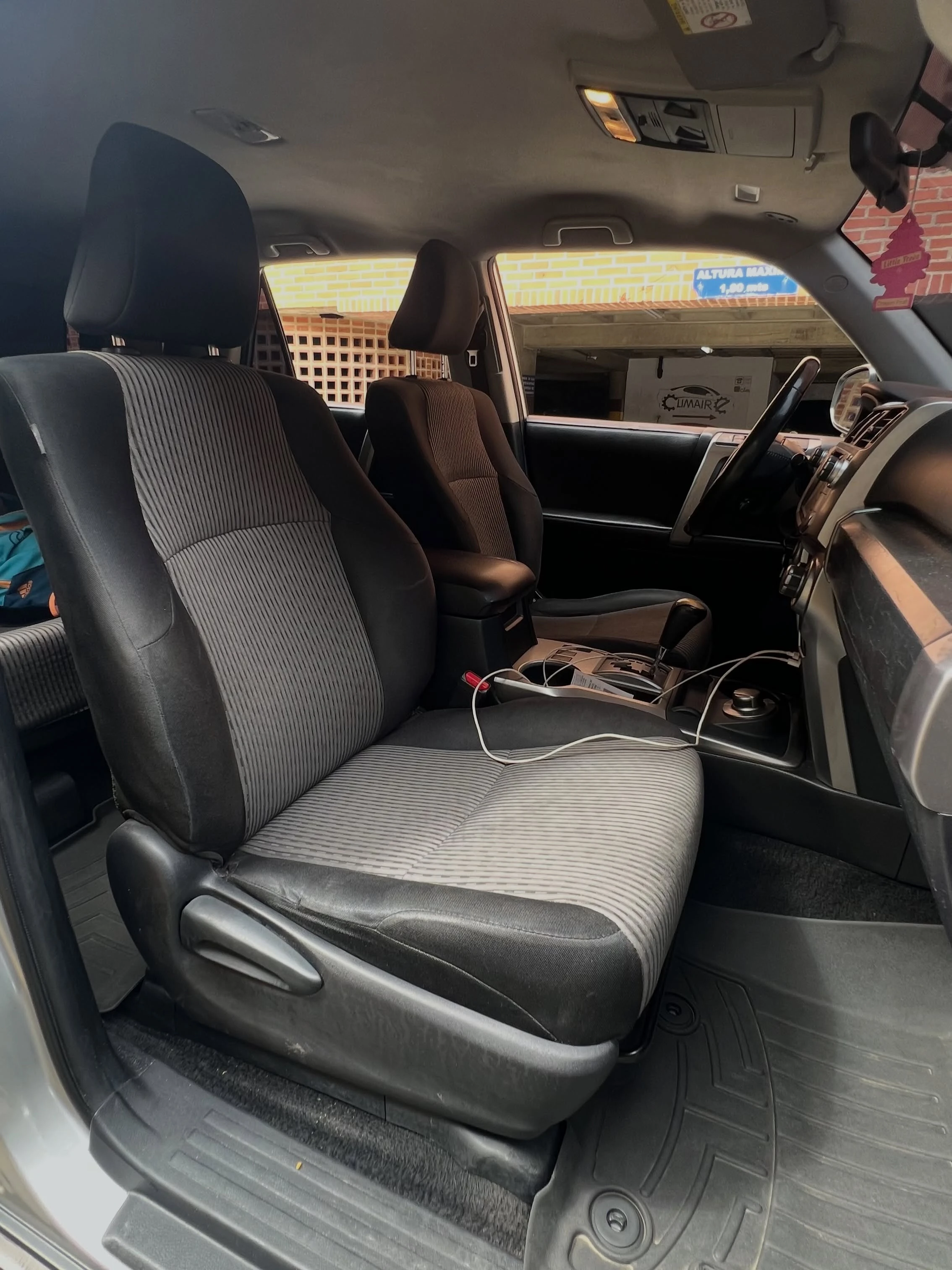 2016 Toyota 4Runner SR5 — photo 12
