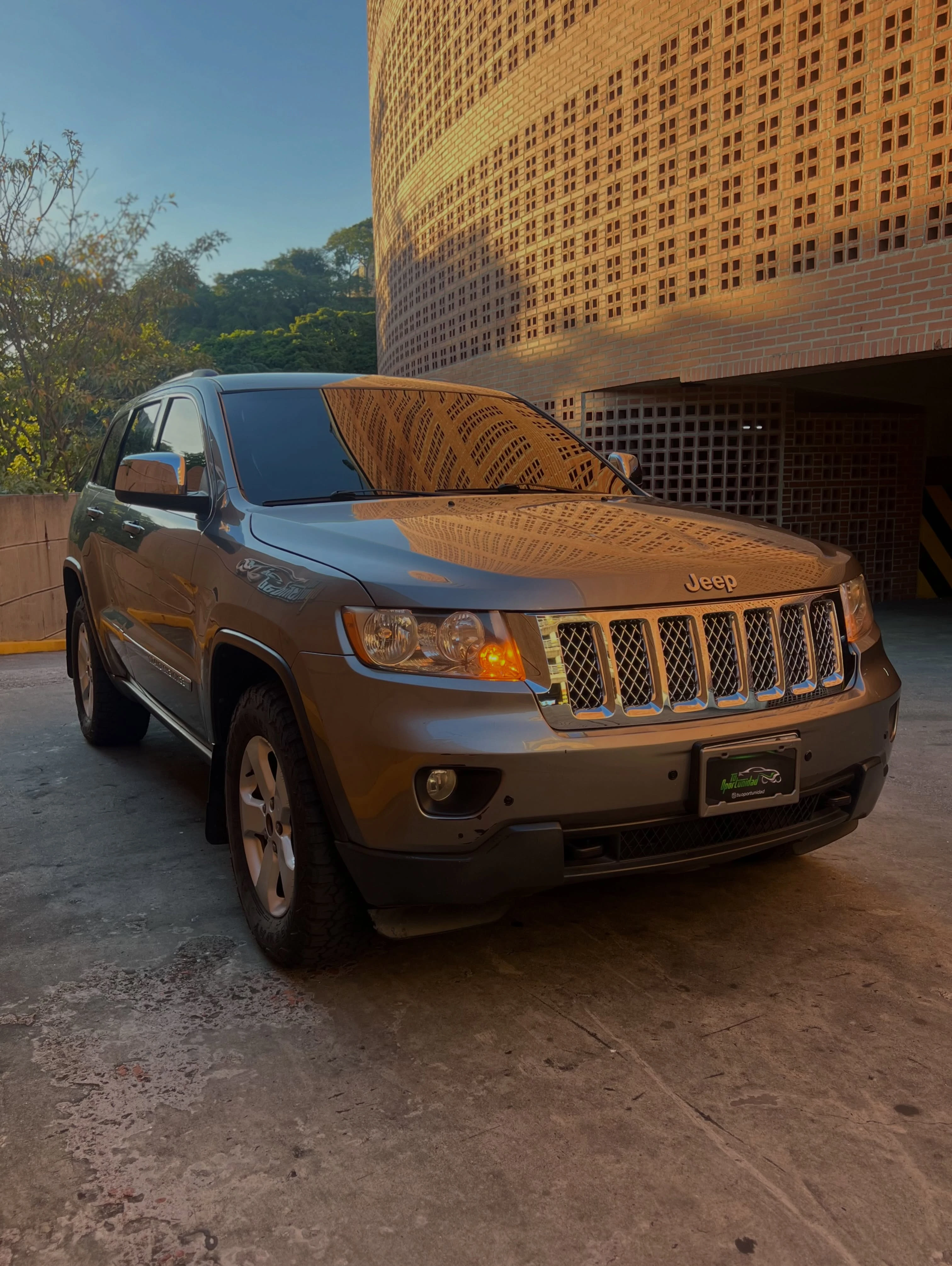 2011 Jeep Grand Cherokee WK2 — photo 2