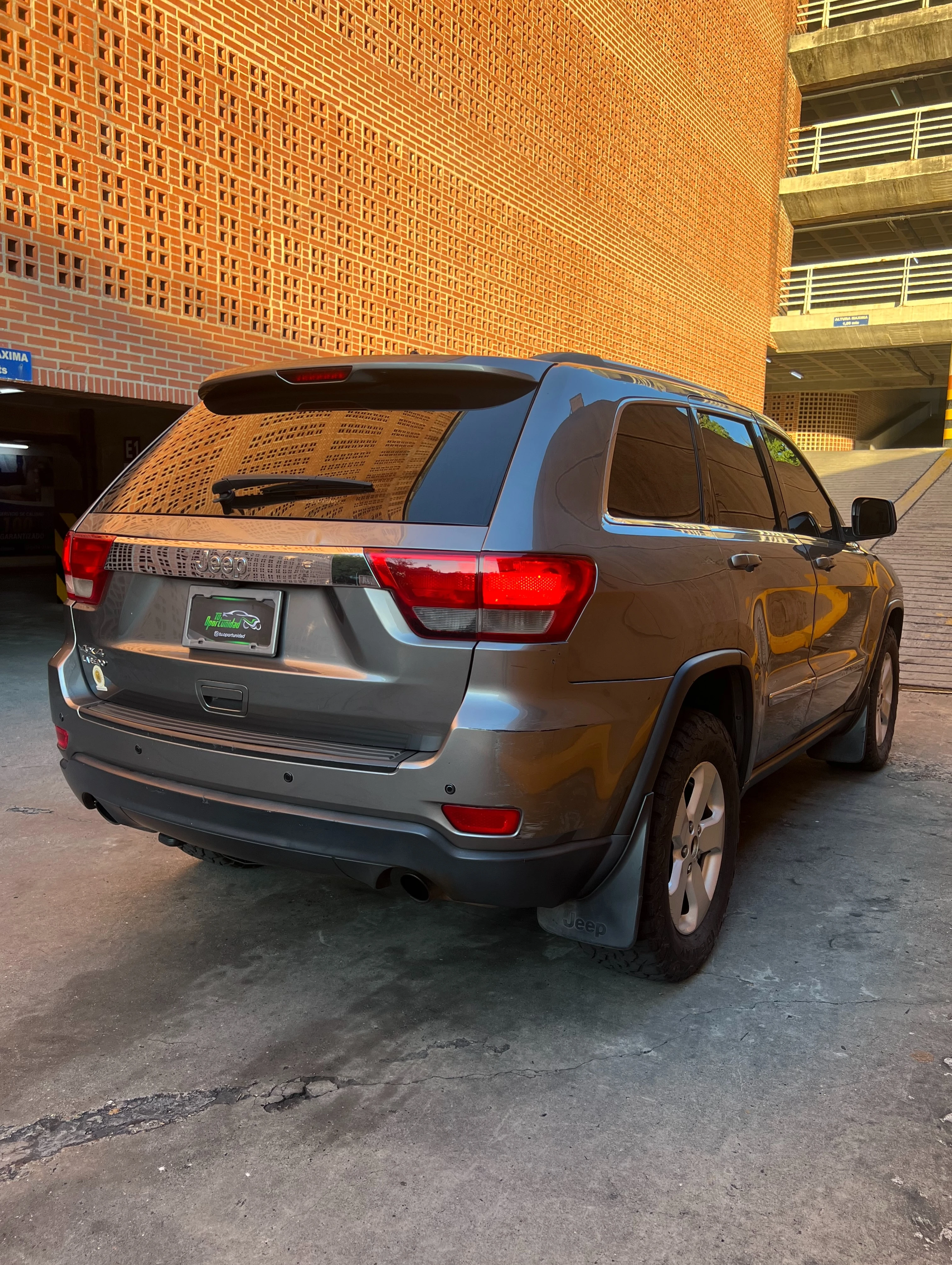 2011 Jeep Grand Cherokee WK2 — photo 3