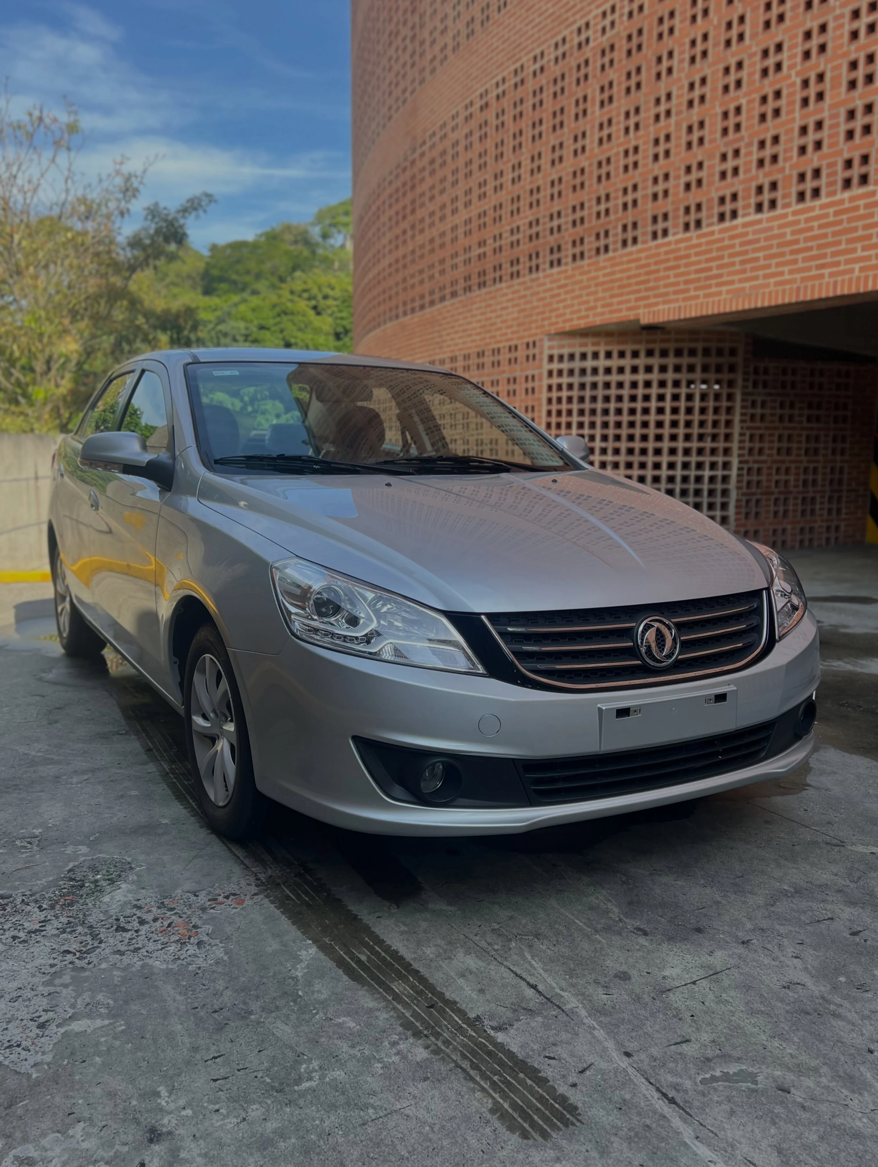 2026 Dongfeng S30 — photo 2