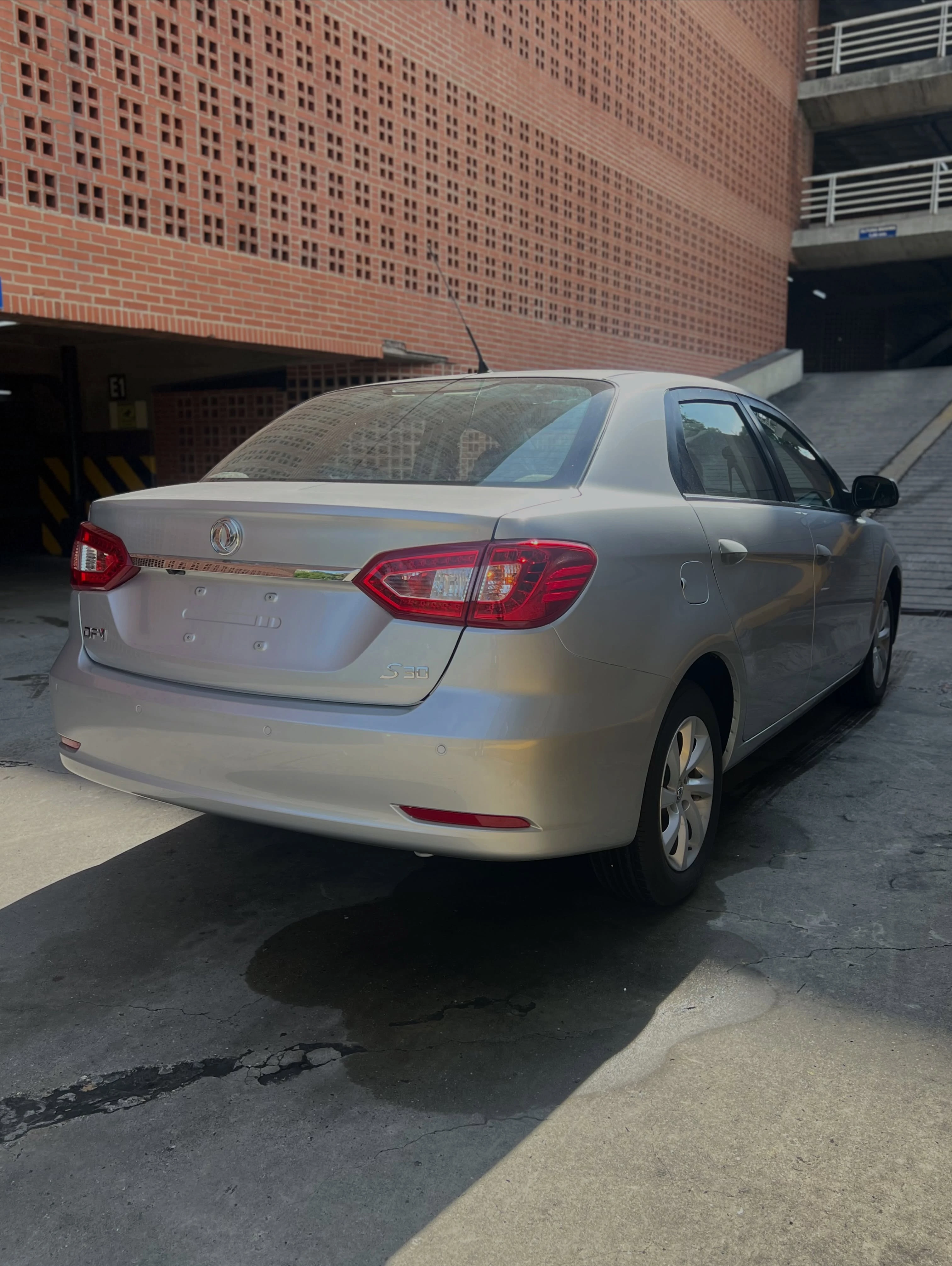 2026 Dongfeng S30 — photo 3
