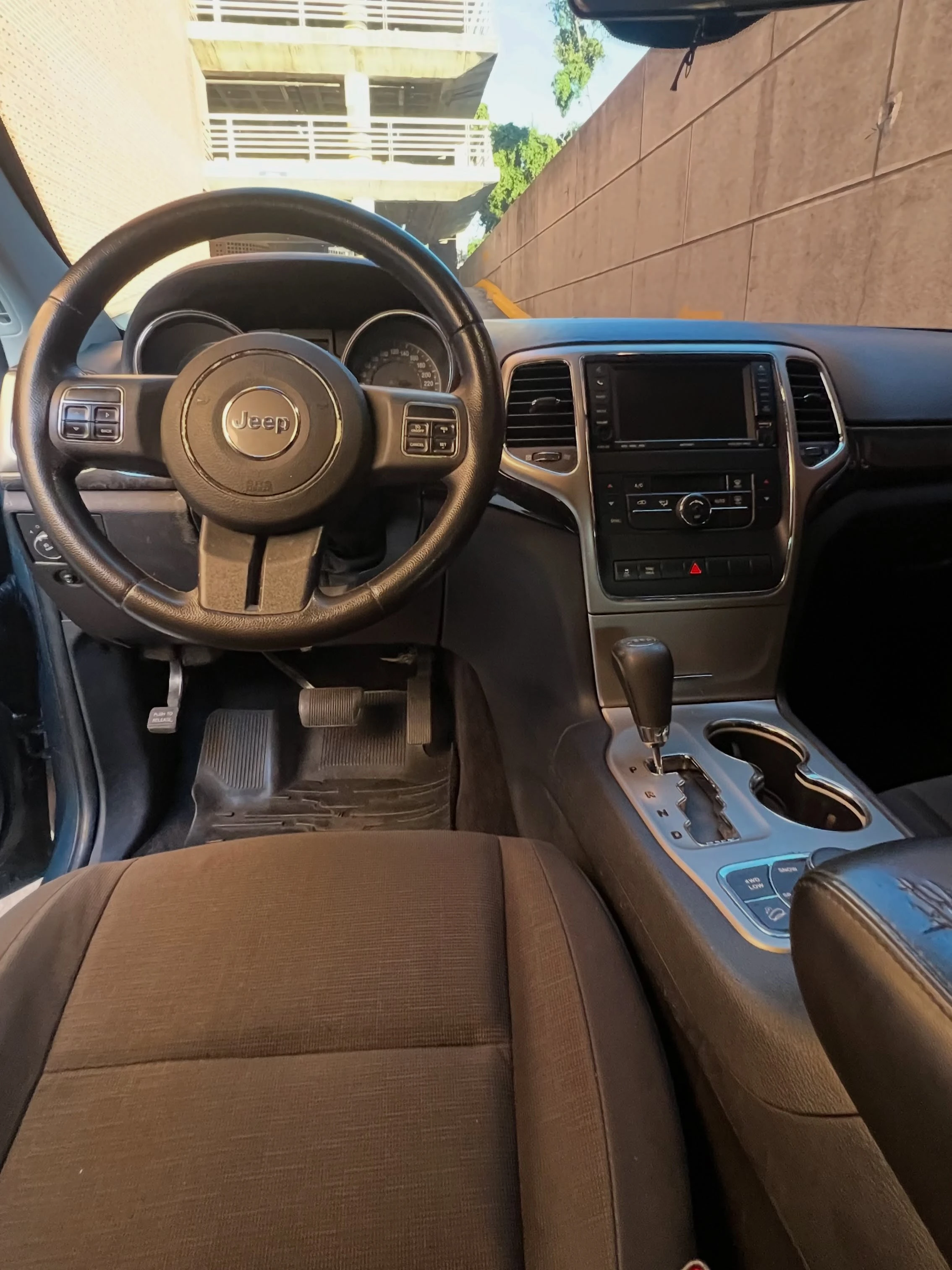 2011 Jeep Grand Cherokee WK2 — photo 13