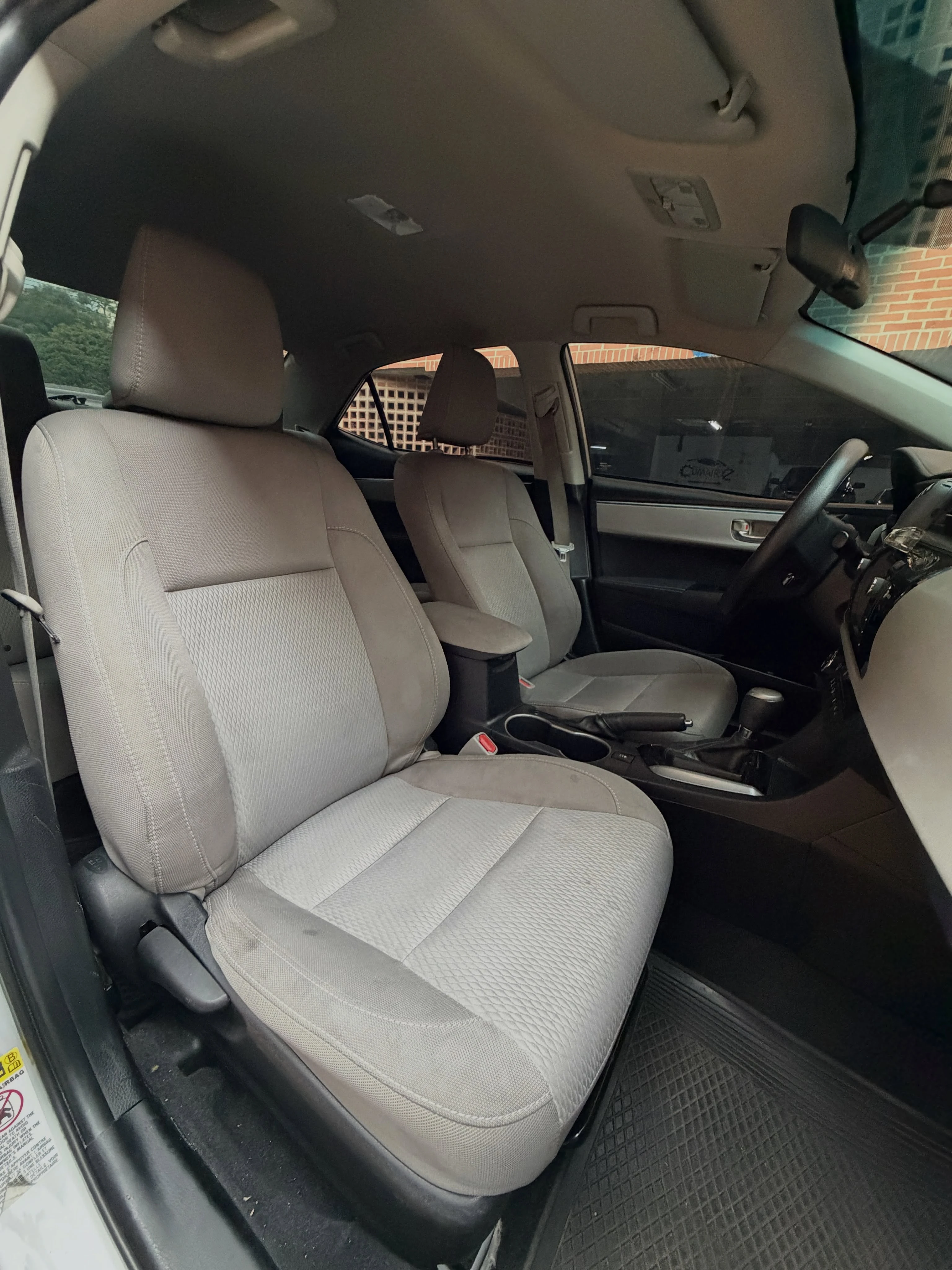 2014 Toyota Corolla LE — photo 6