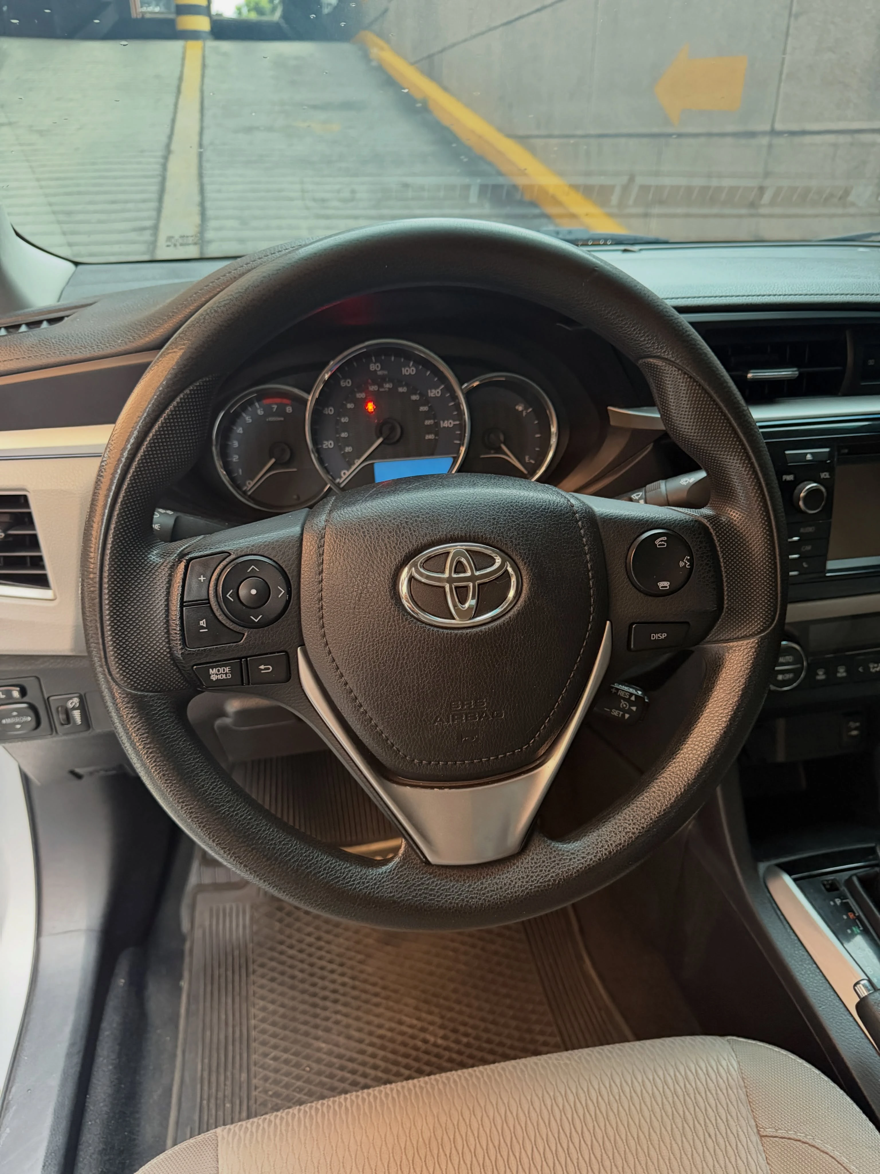 2014 Toyota Corolla LE — photo 7