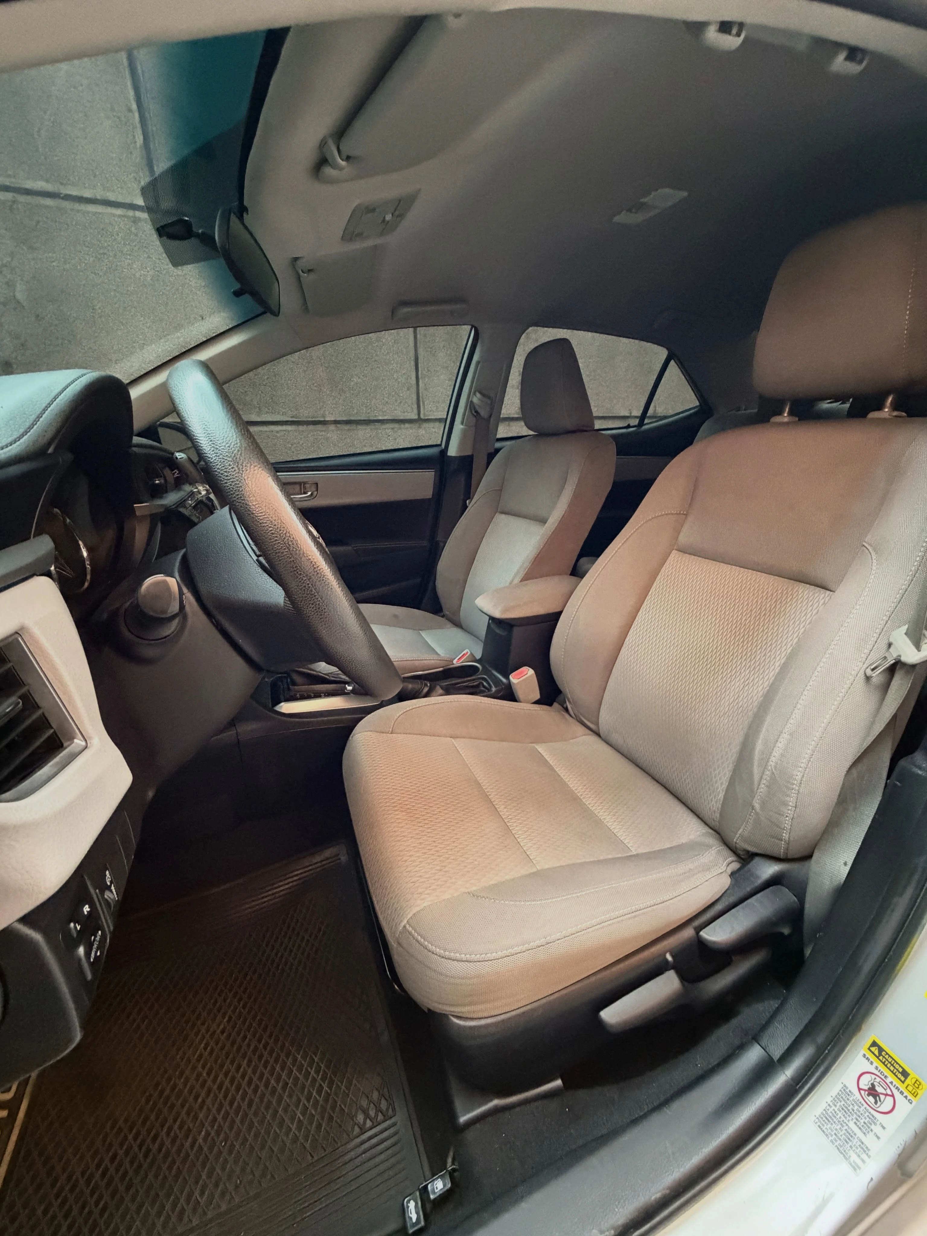 2014 Toyota Corolla LE — photo 8
