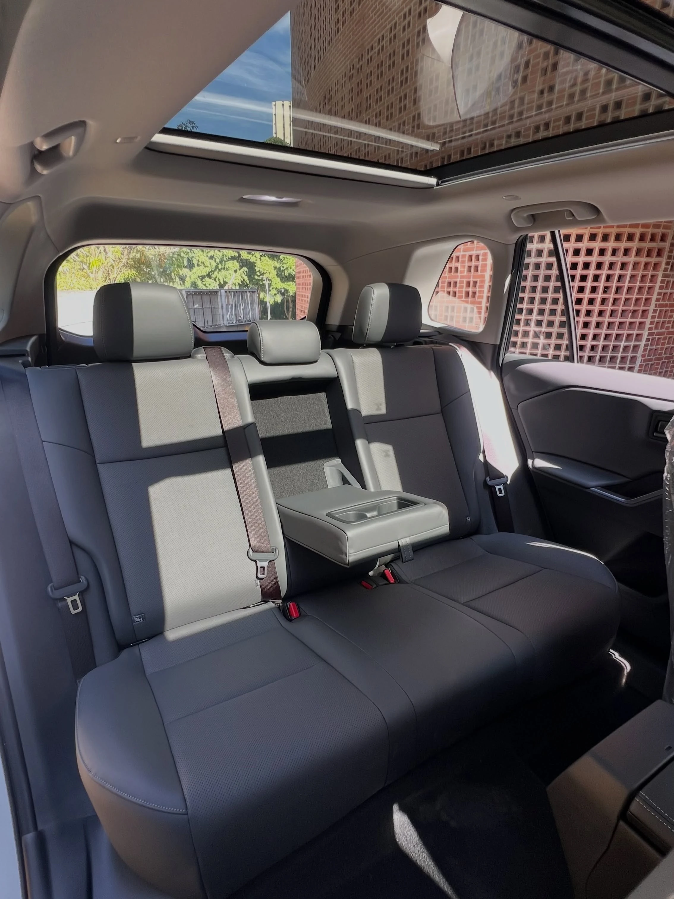 2026 Toyota RAV4 — photo 8