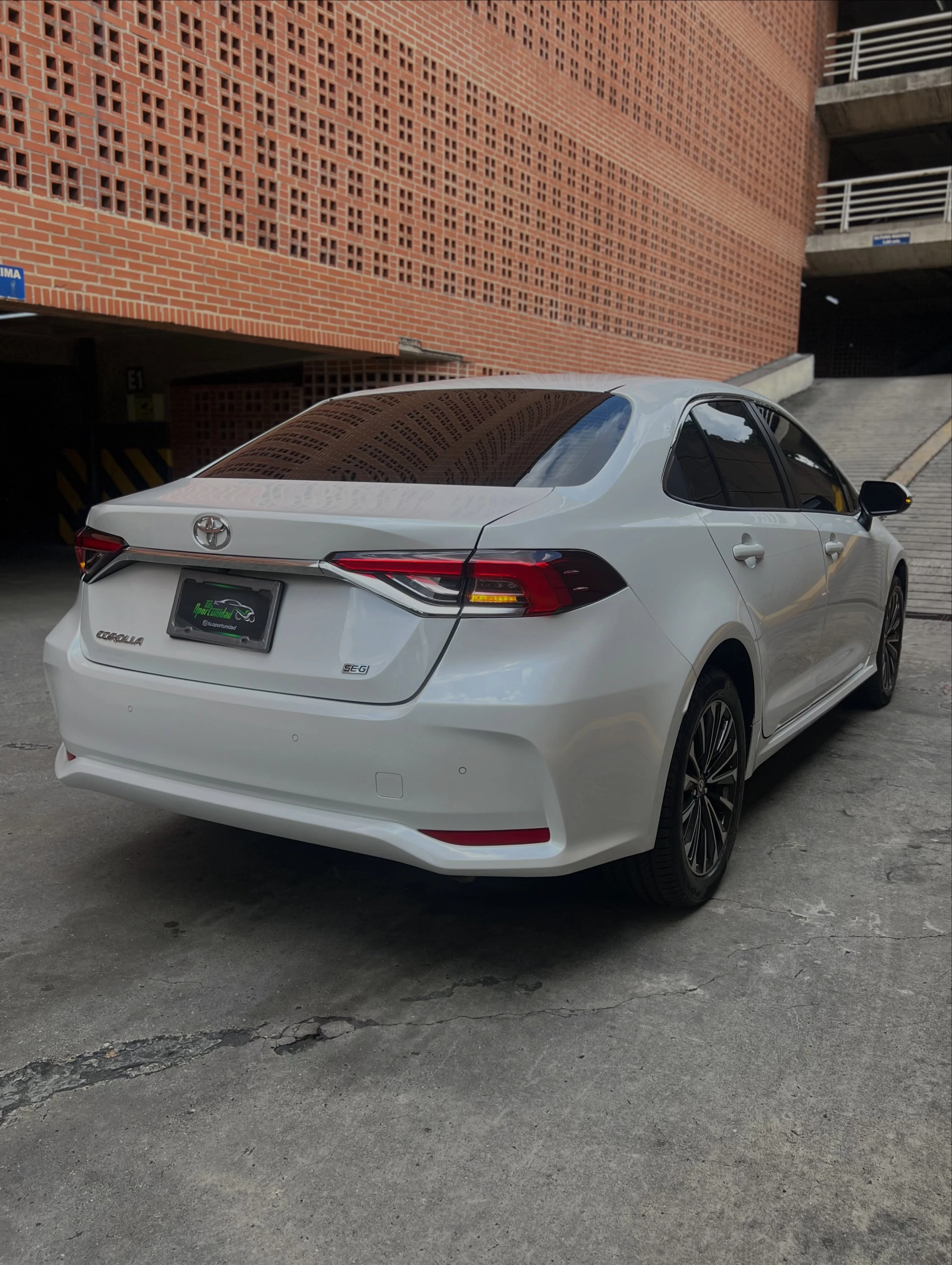 2025 Toyota Corolla SEG — photo 3