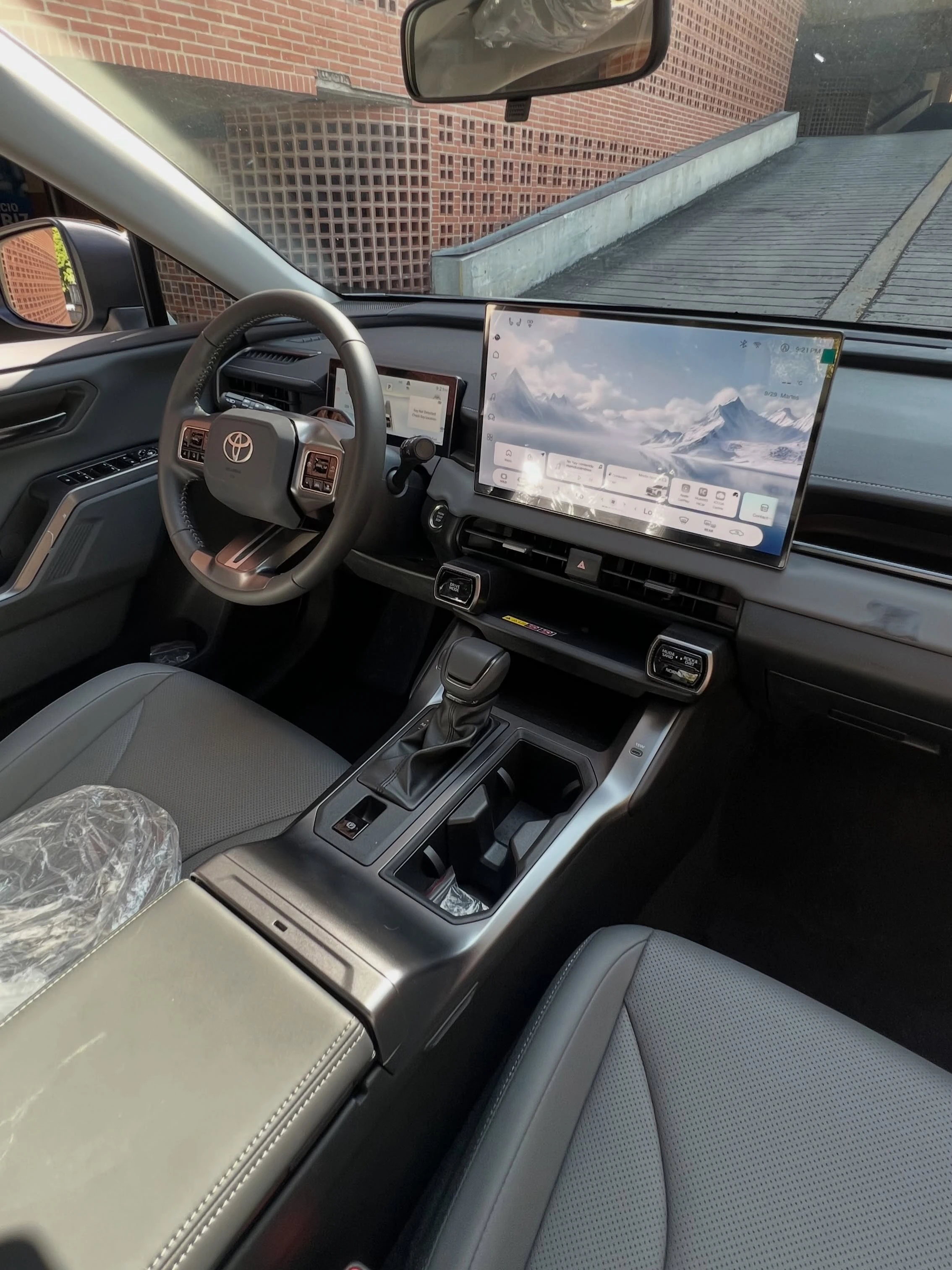 2026 Toyota RAV4 — photo 10