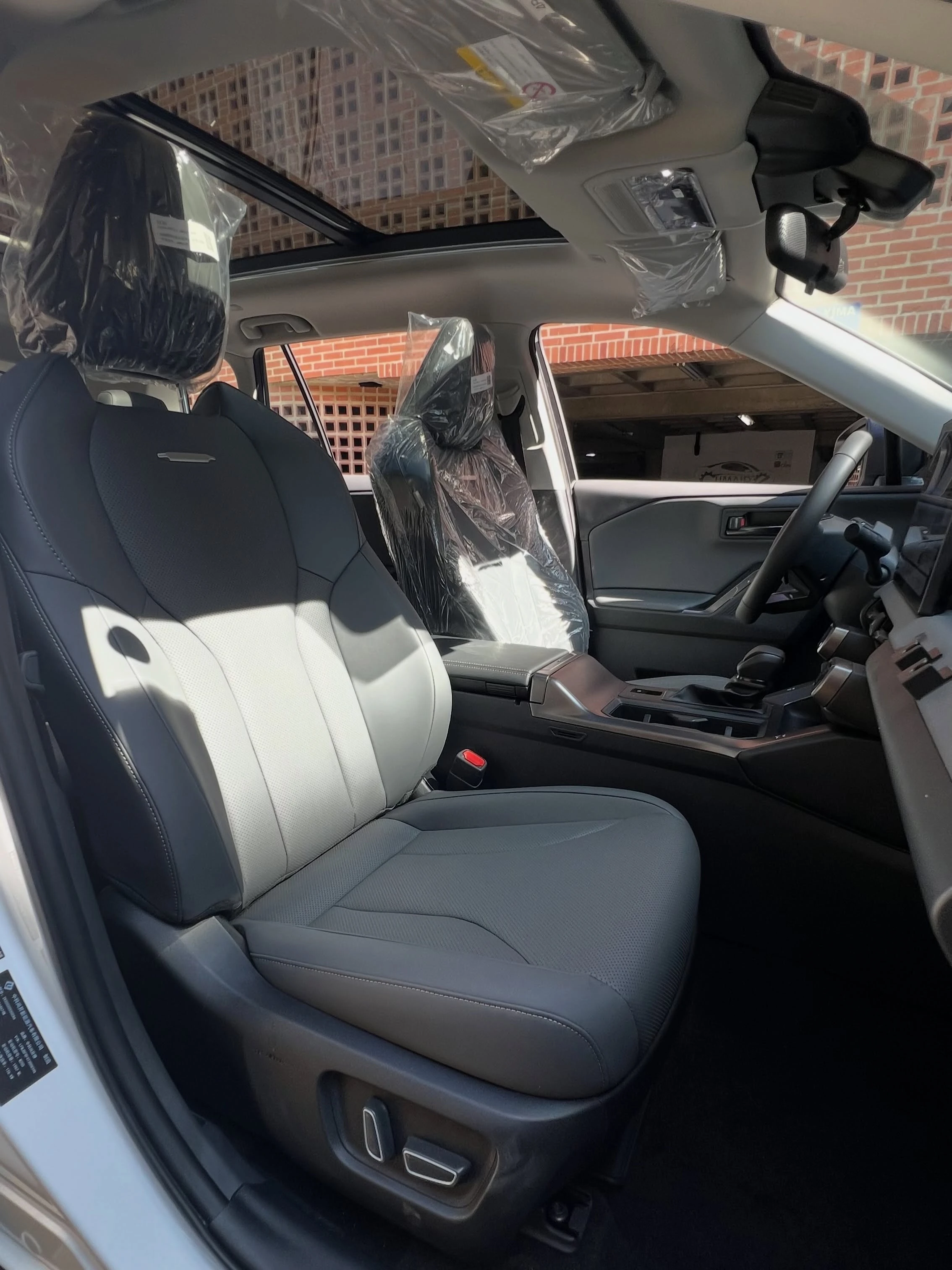 2026 Toyota RAV4 — photo 12