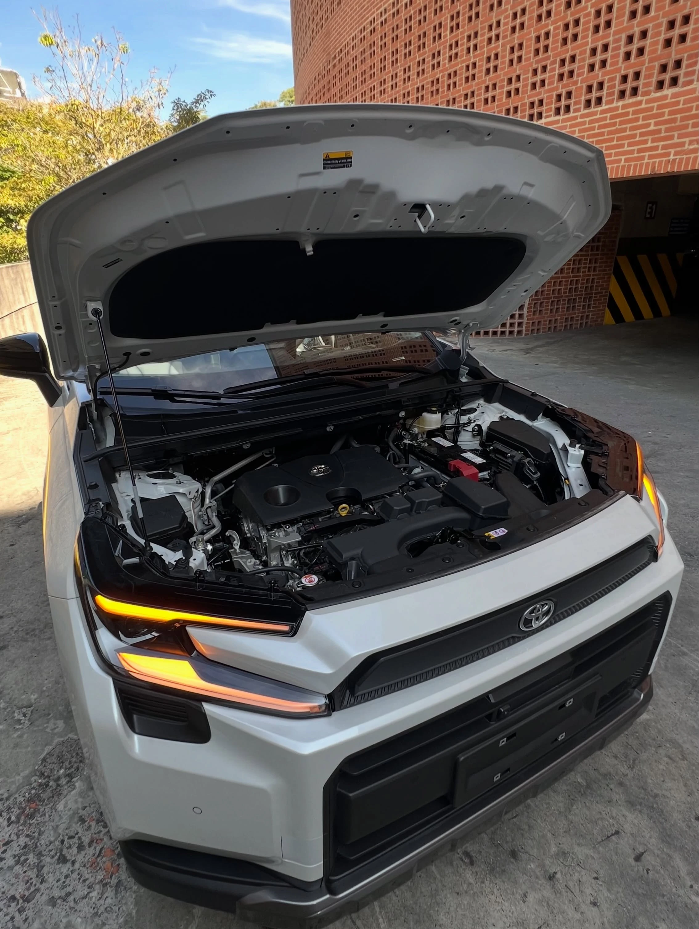 2026 Toyota RAV4 — photo 15
