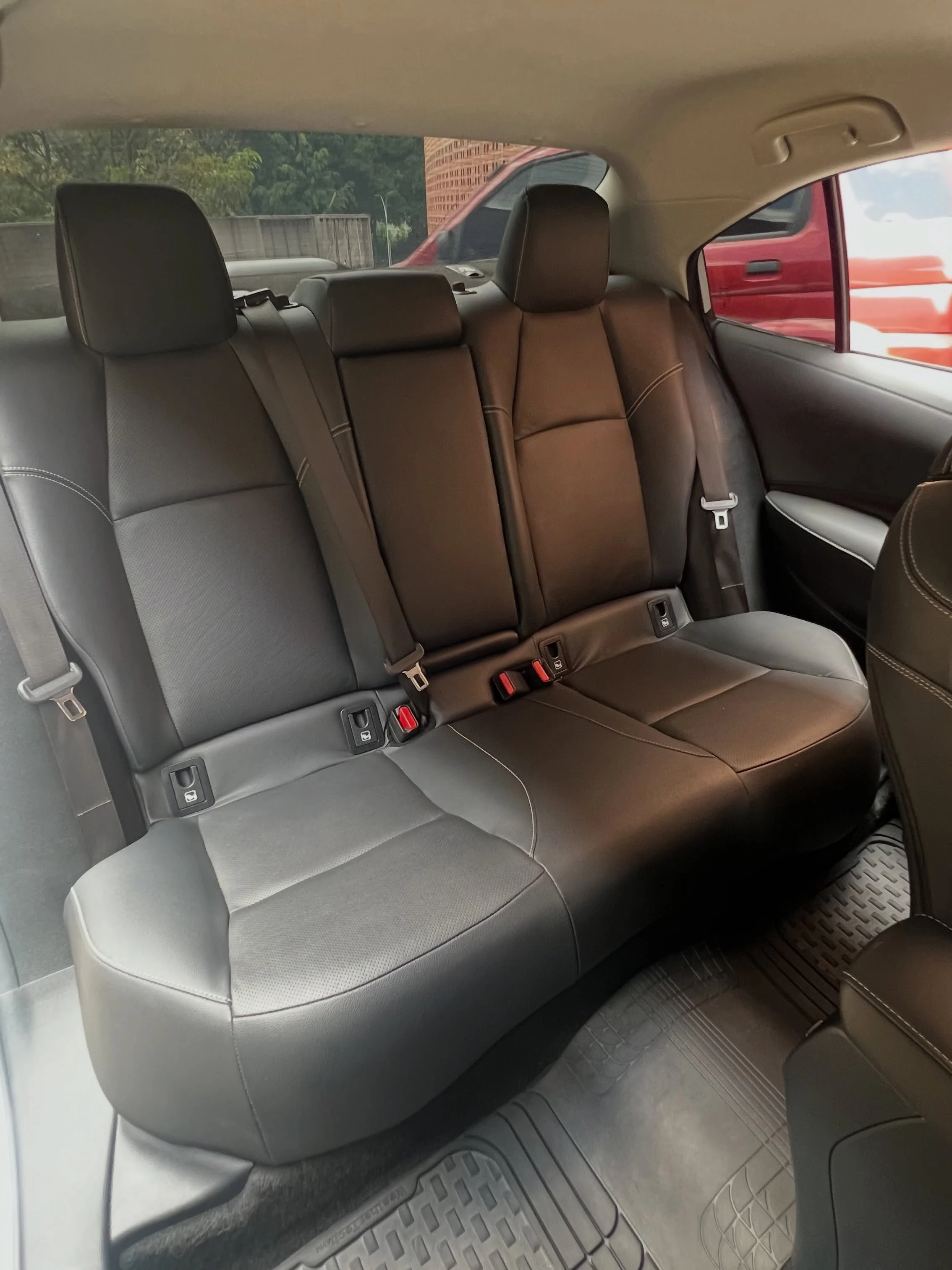 2025 Toyota Corolla SEG — photo 8