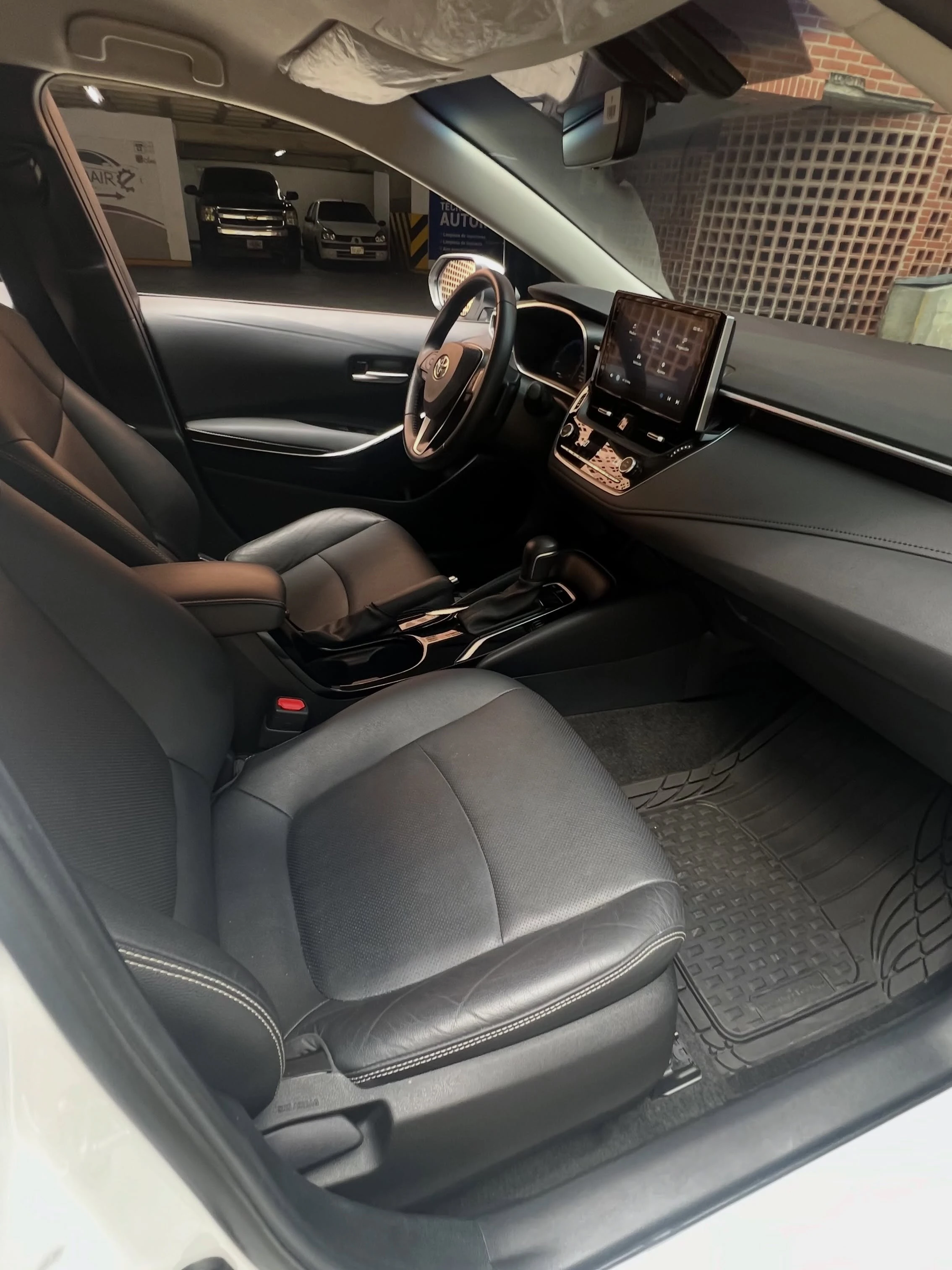2025 Toyota Corolla SEG — photo 11