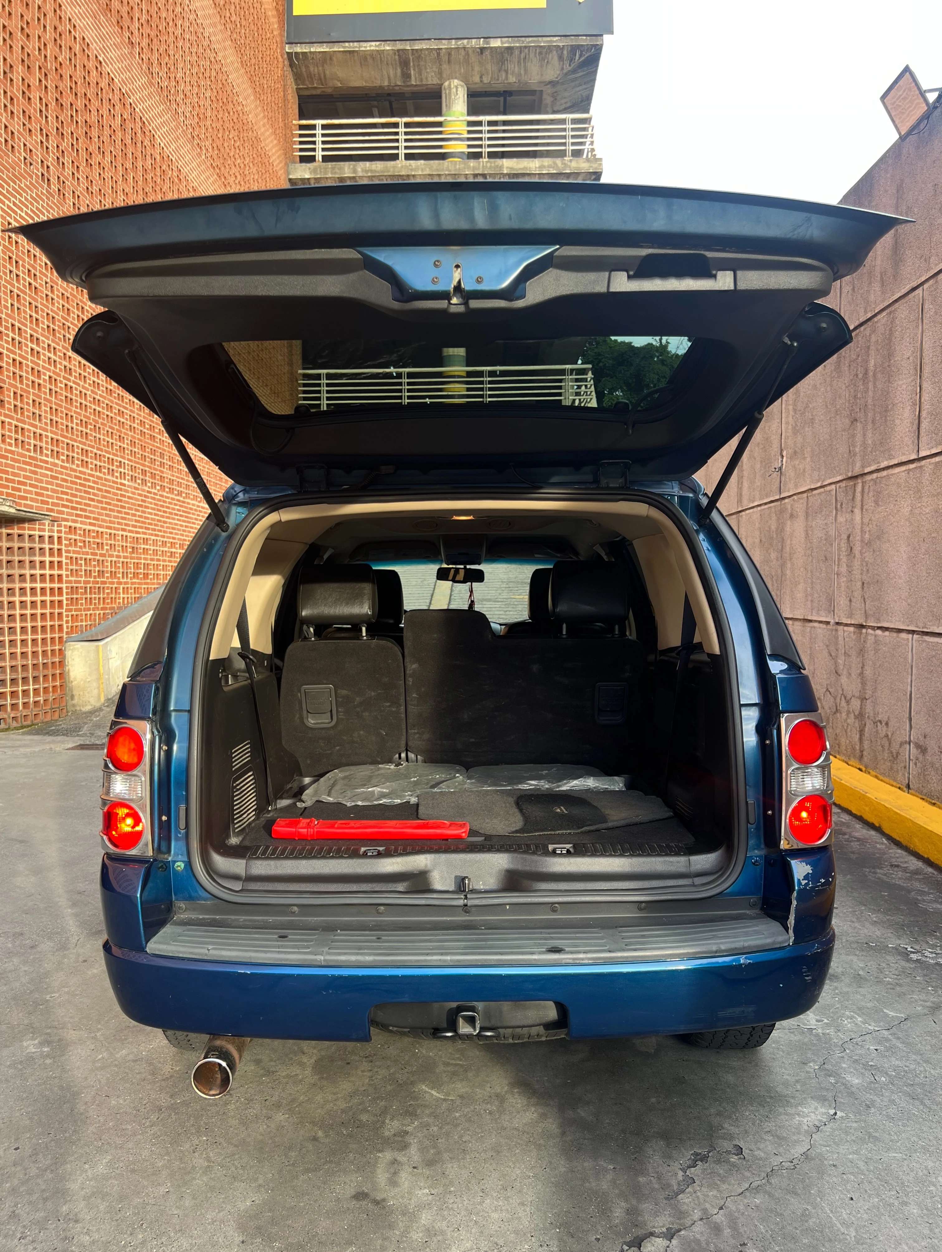 2010 Ford Explorer Limited — photo 6