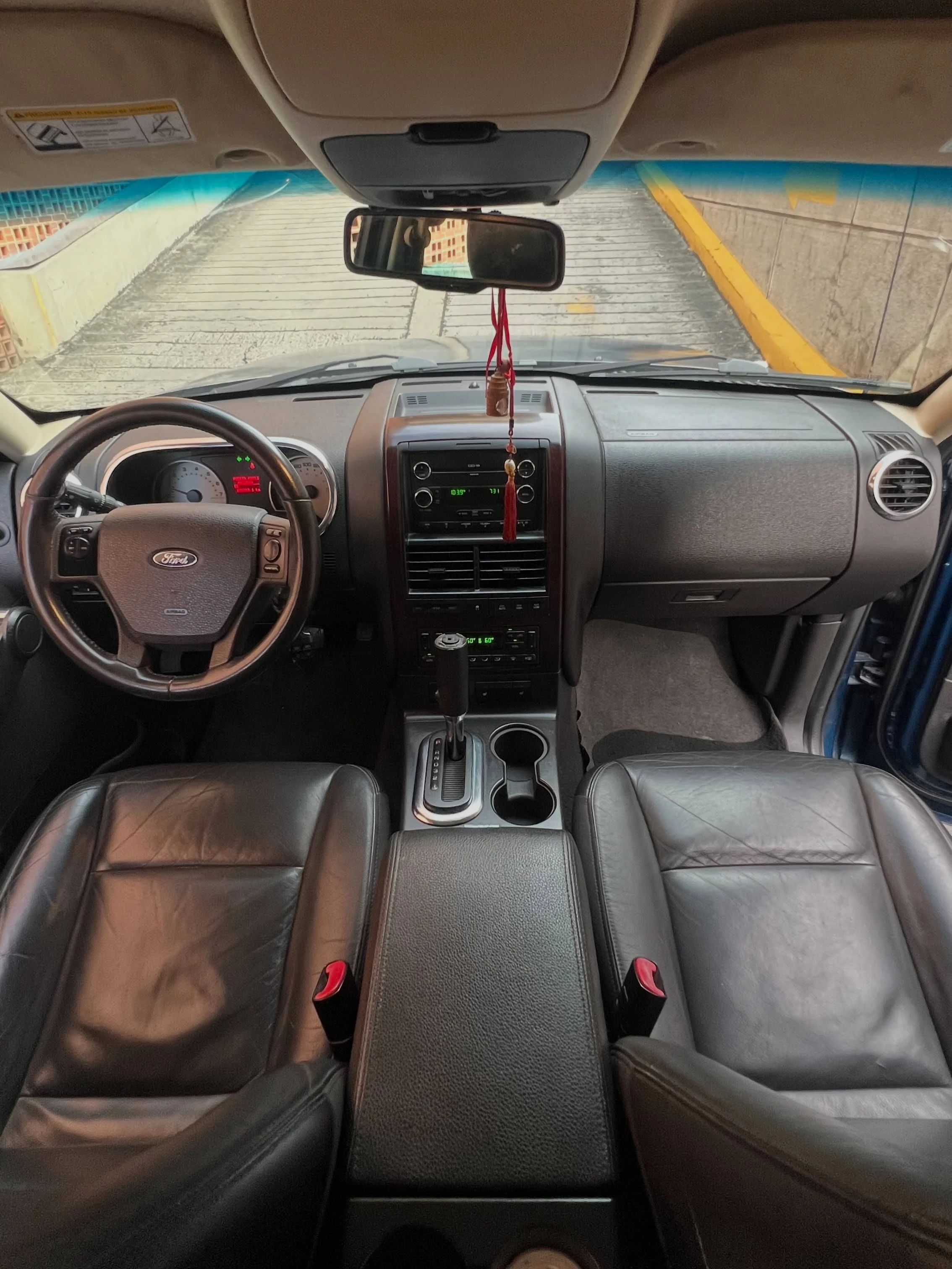 2010 Ford Explorer Limited — photo 10
