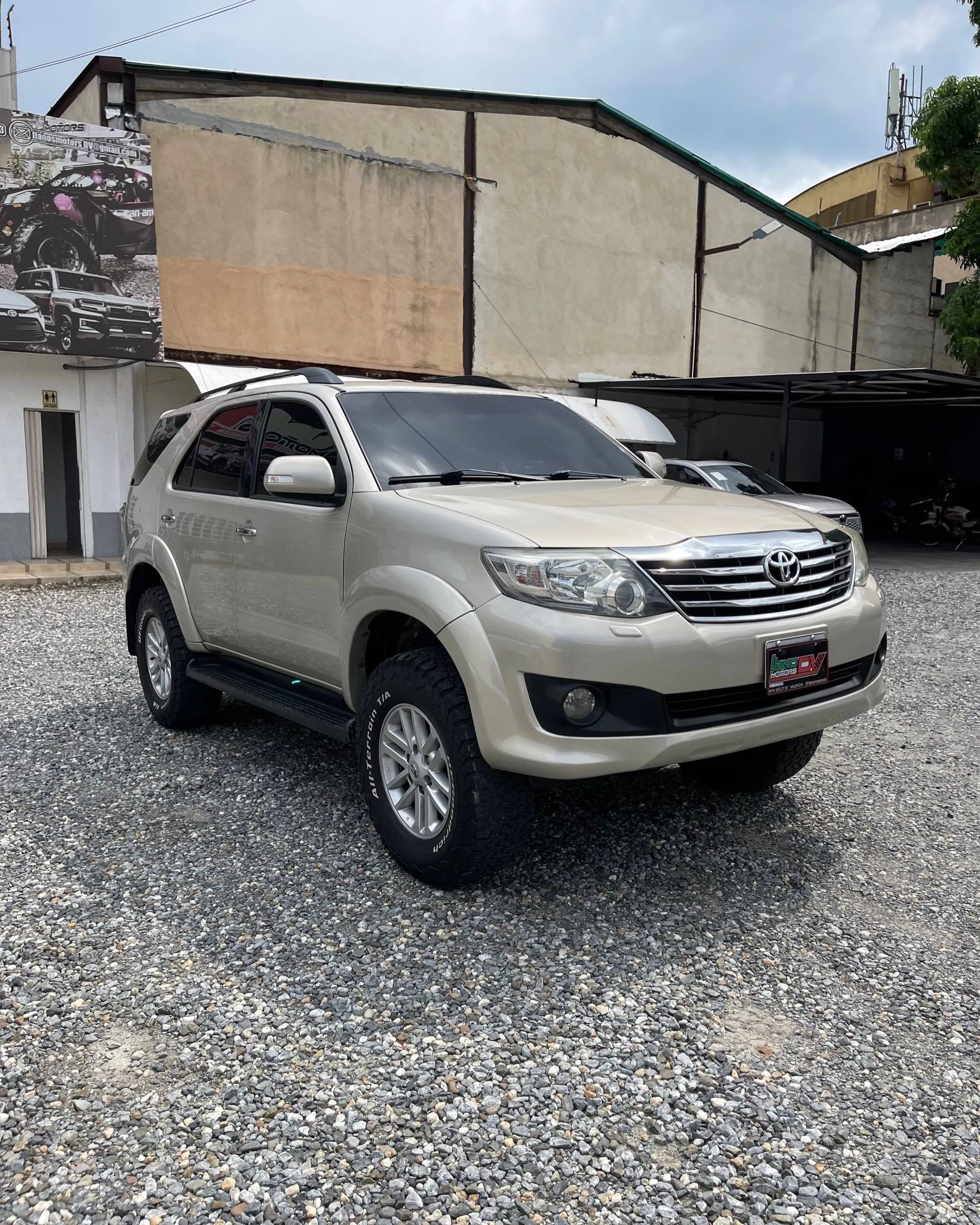 2013 Toyota Fortuner — foto 3