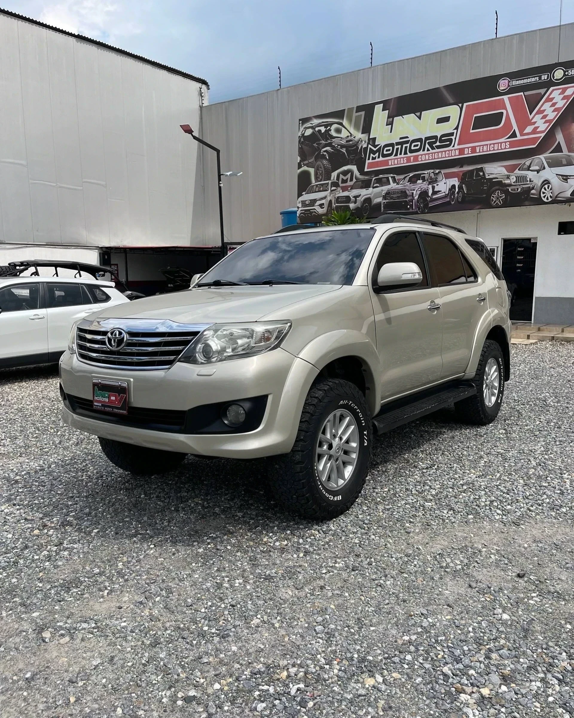 2013 Toyota Fortuner — foto 4