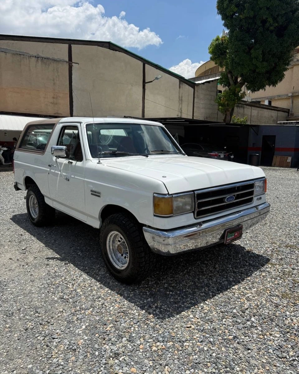 1991 Ford Bronco — foto 3