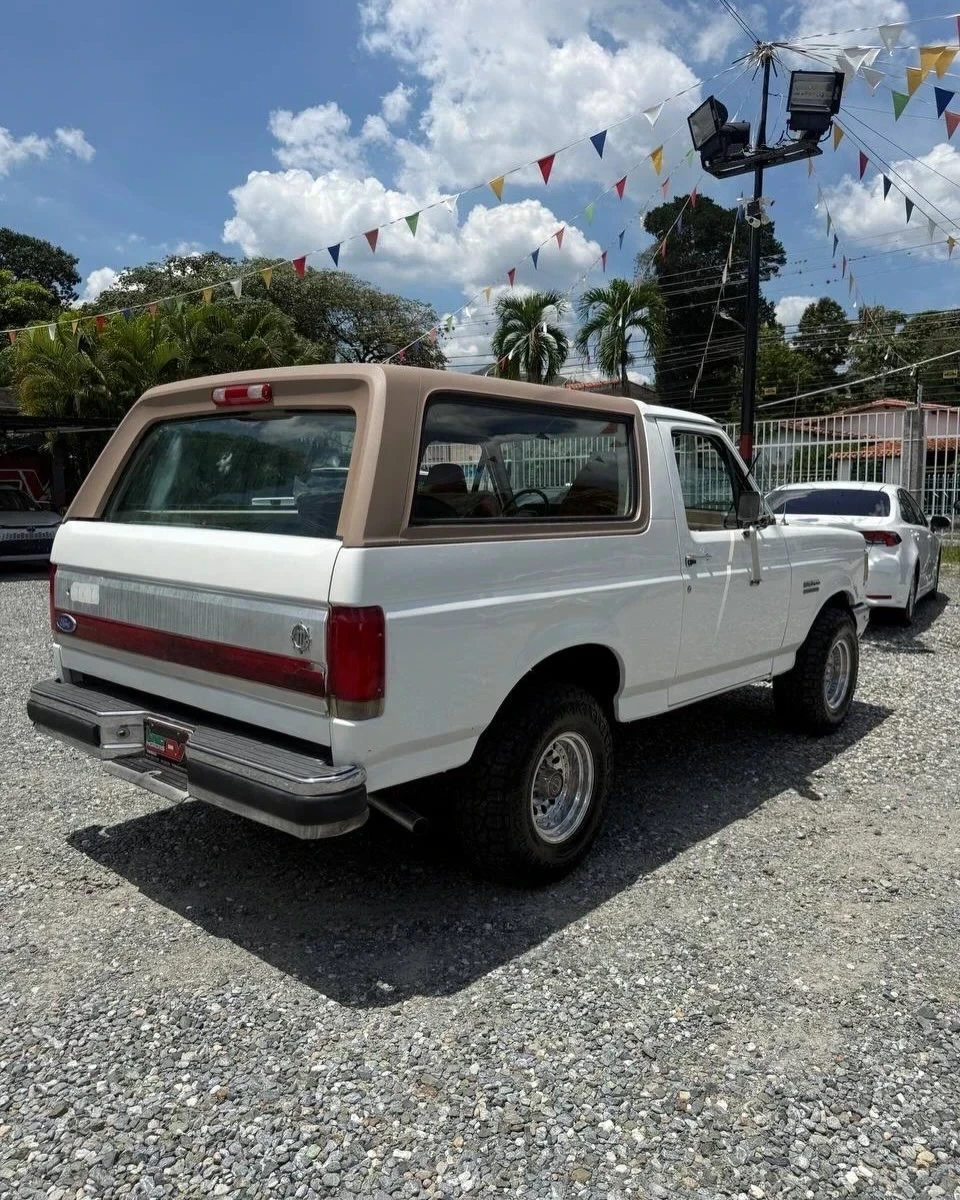 1991 Ford Bronco — foto 6