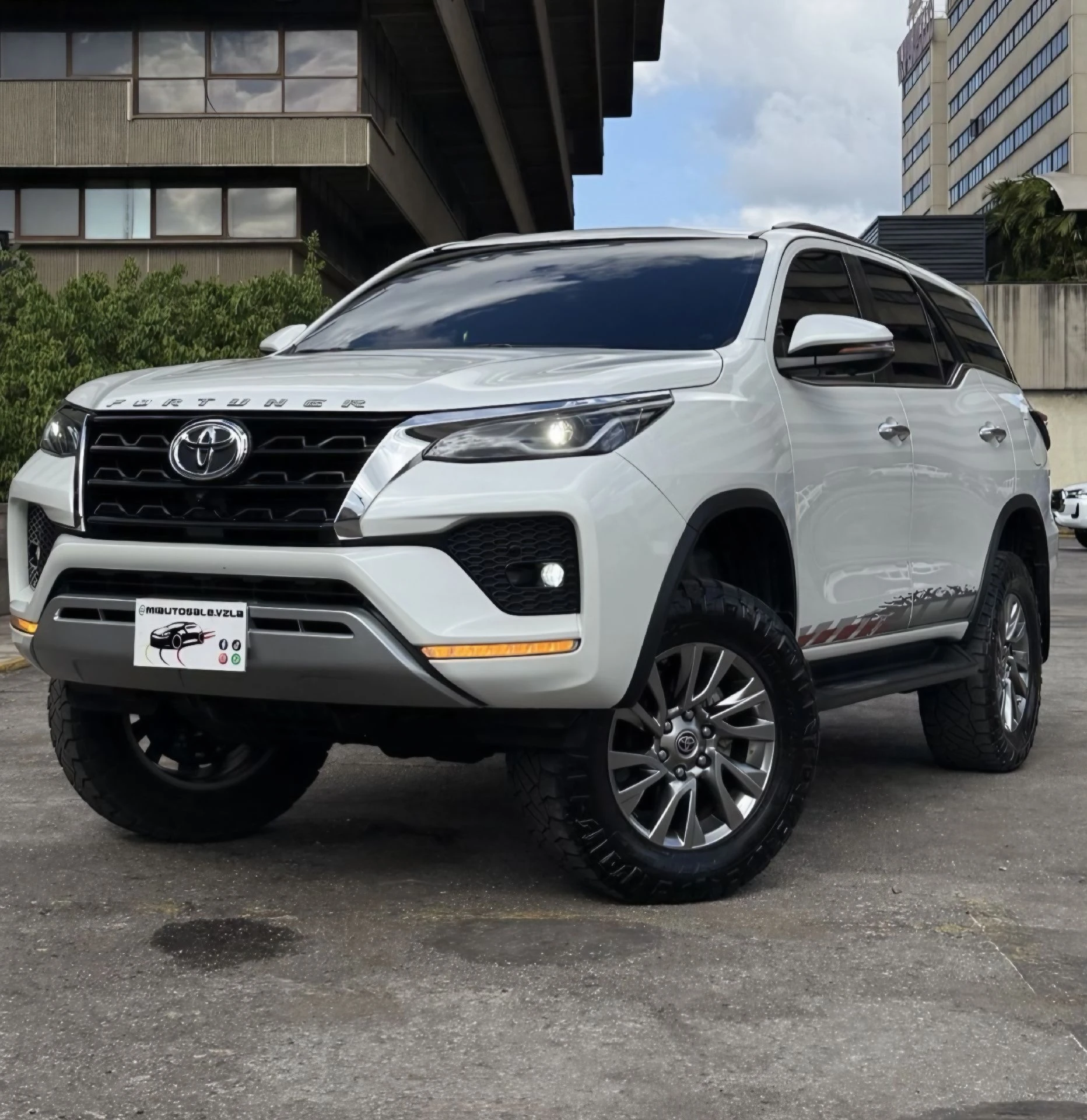 2024 Toyota Fortuner SR5