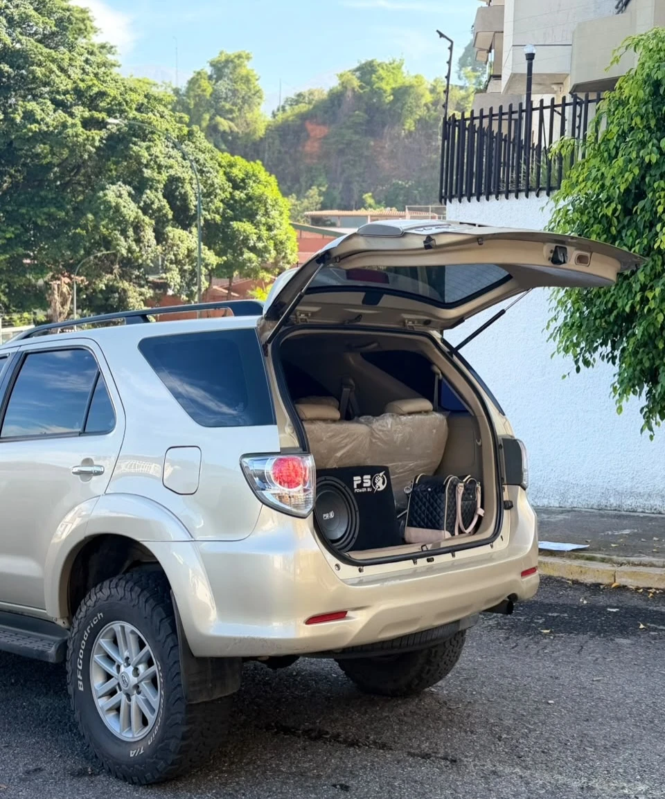 2012 Toyota Fortuner — foto 5