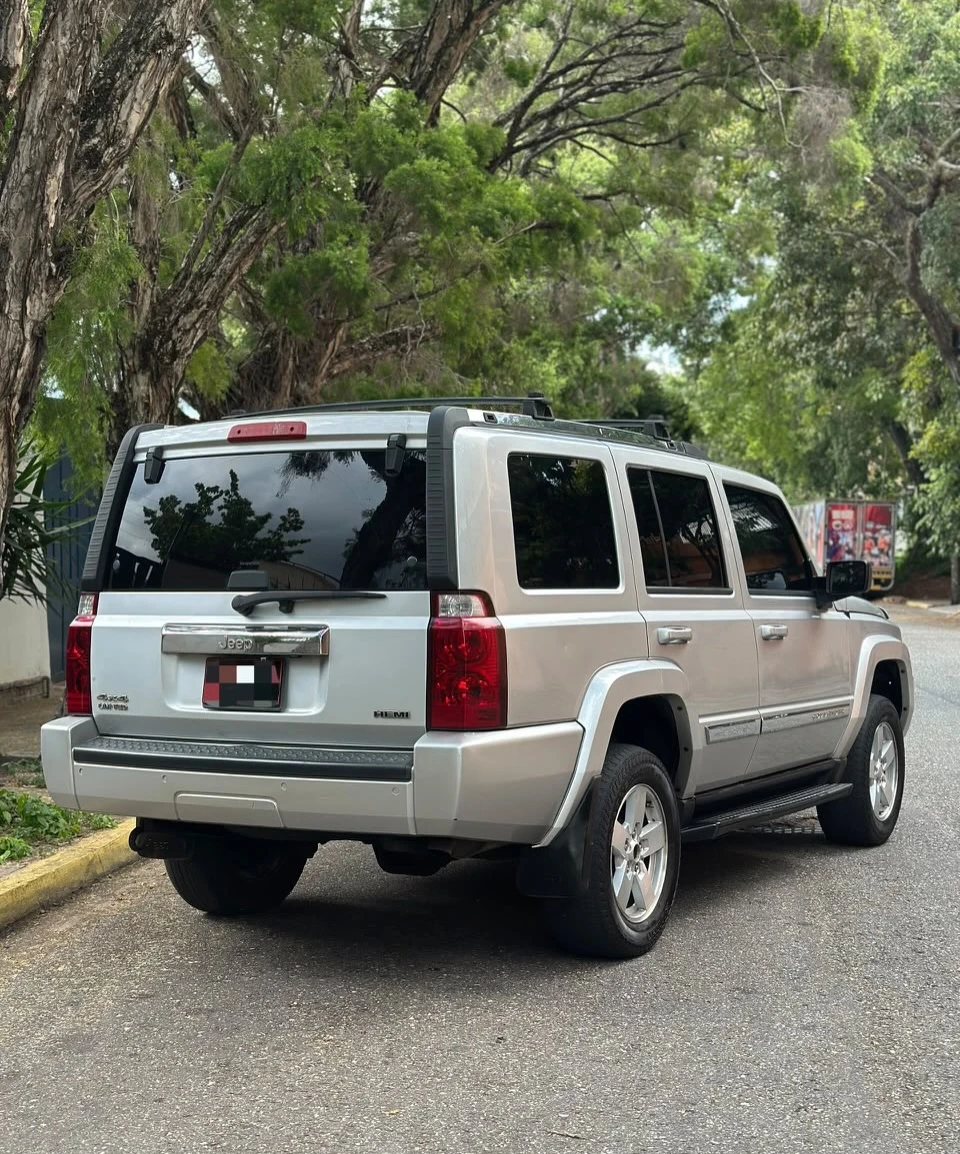 2008 Jeep Commander — foto 2