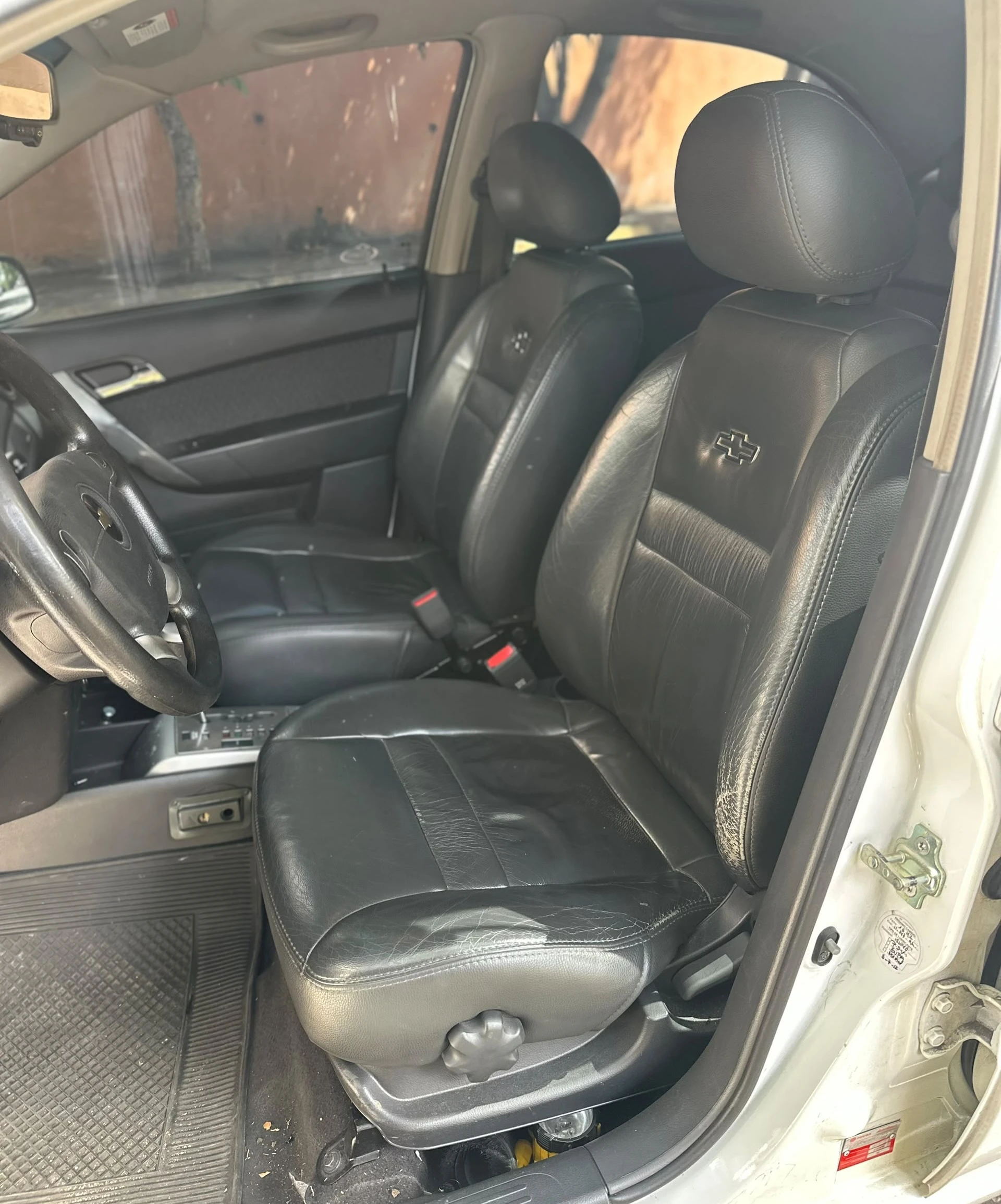 2012 Chevrolet Aveo — foto 4