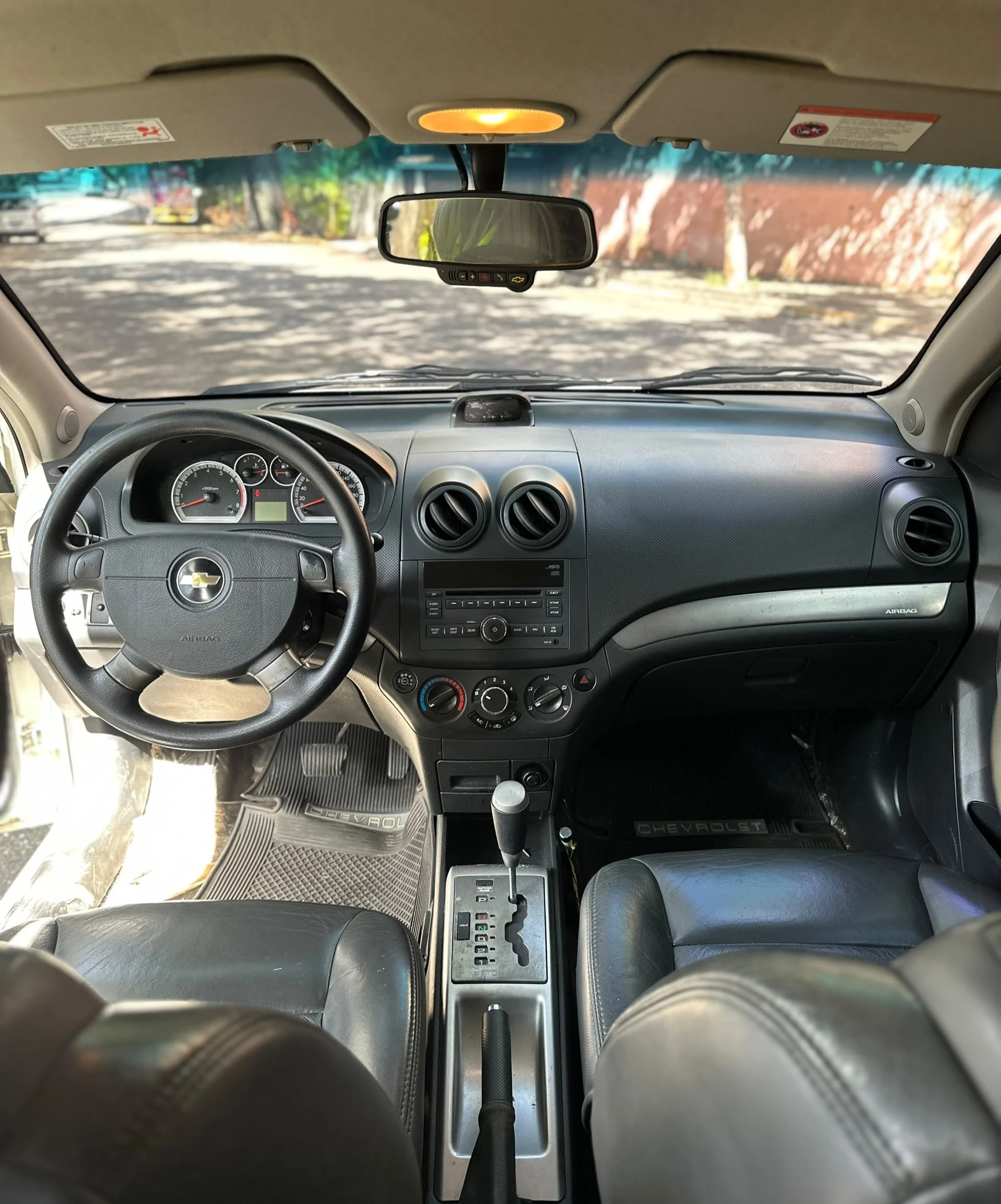 2012 Chevrolet Aveo — foto 6