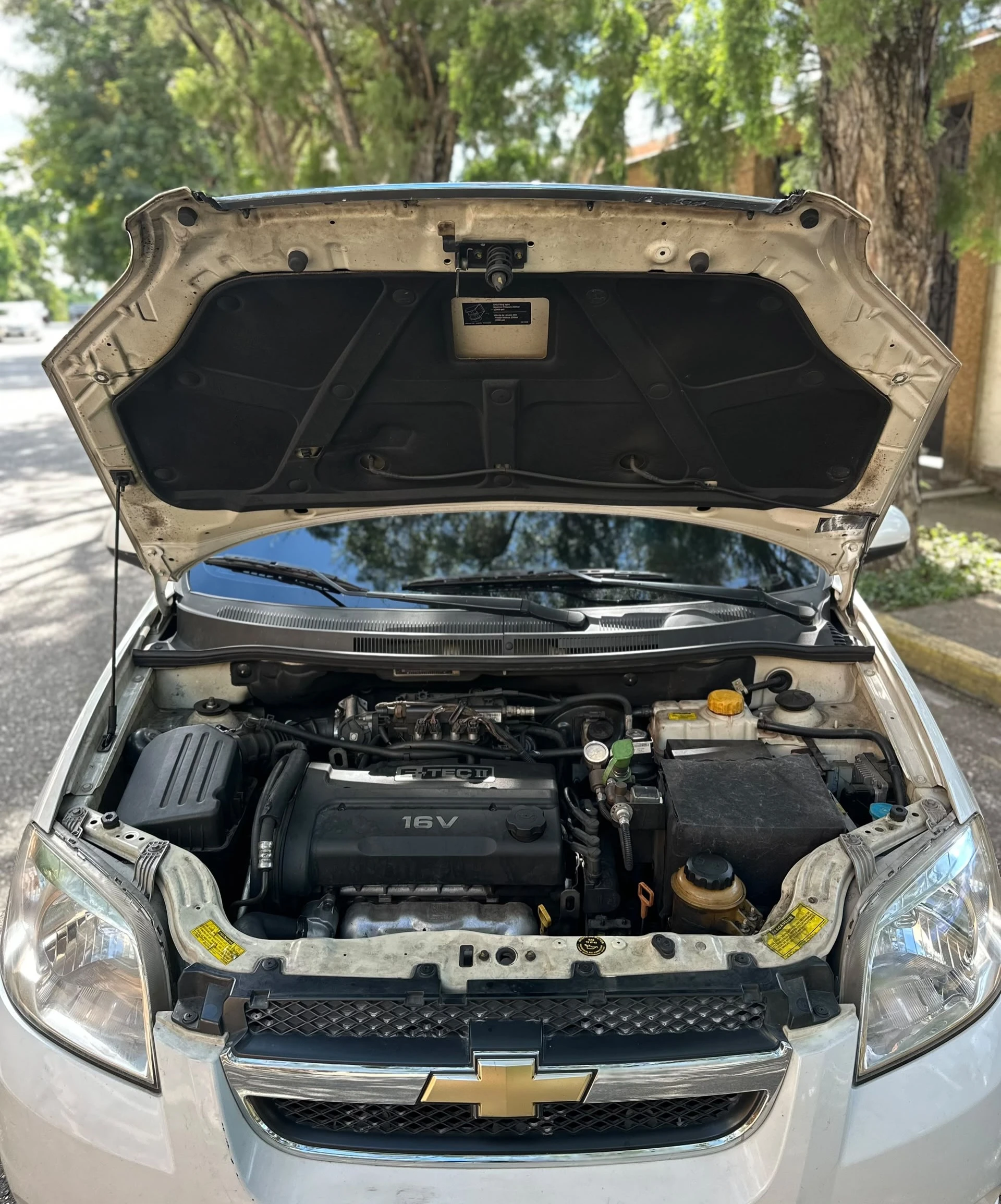2012 Chevrolet Aveo — foto 8