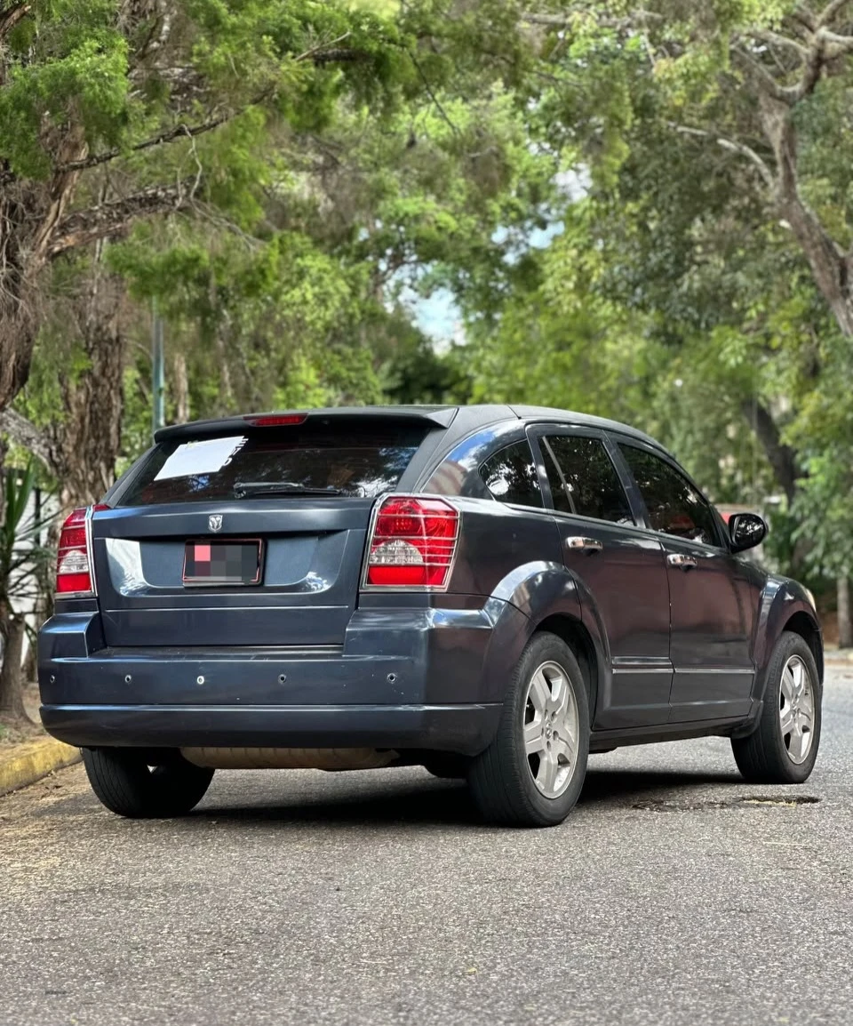 2010 Dodge Caliber — foto 2