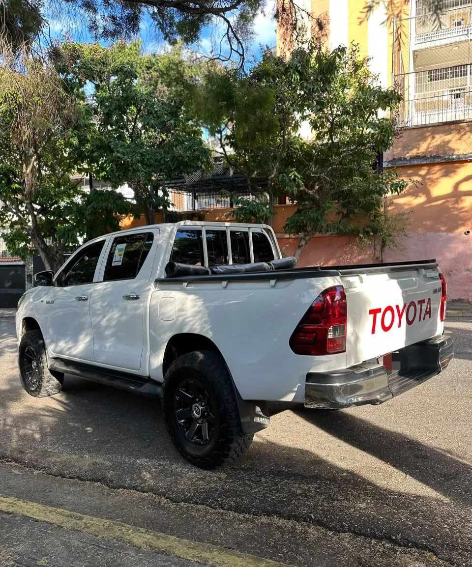 2022 Toyota Hilux 2.7 — foto 2