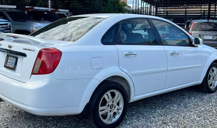 2011 Chevrolet Optra Limited — foto 2
