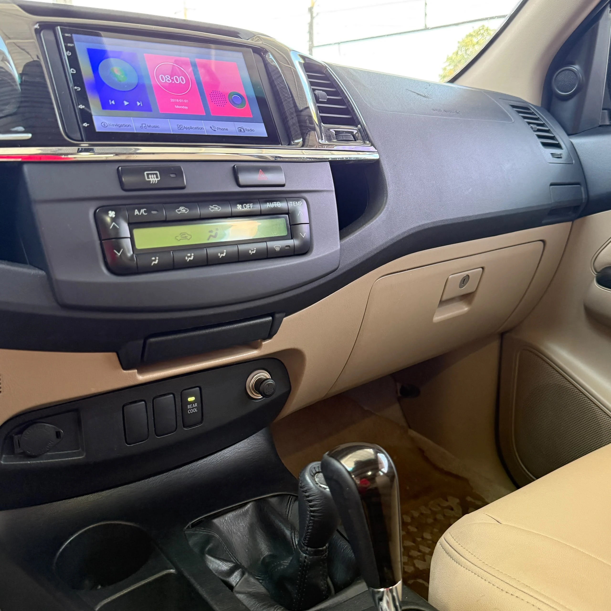 2015 Toyota Fortuner — foto 3