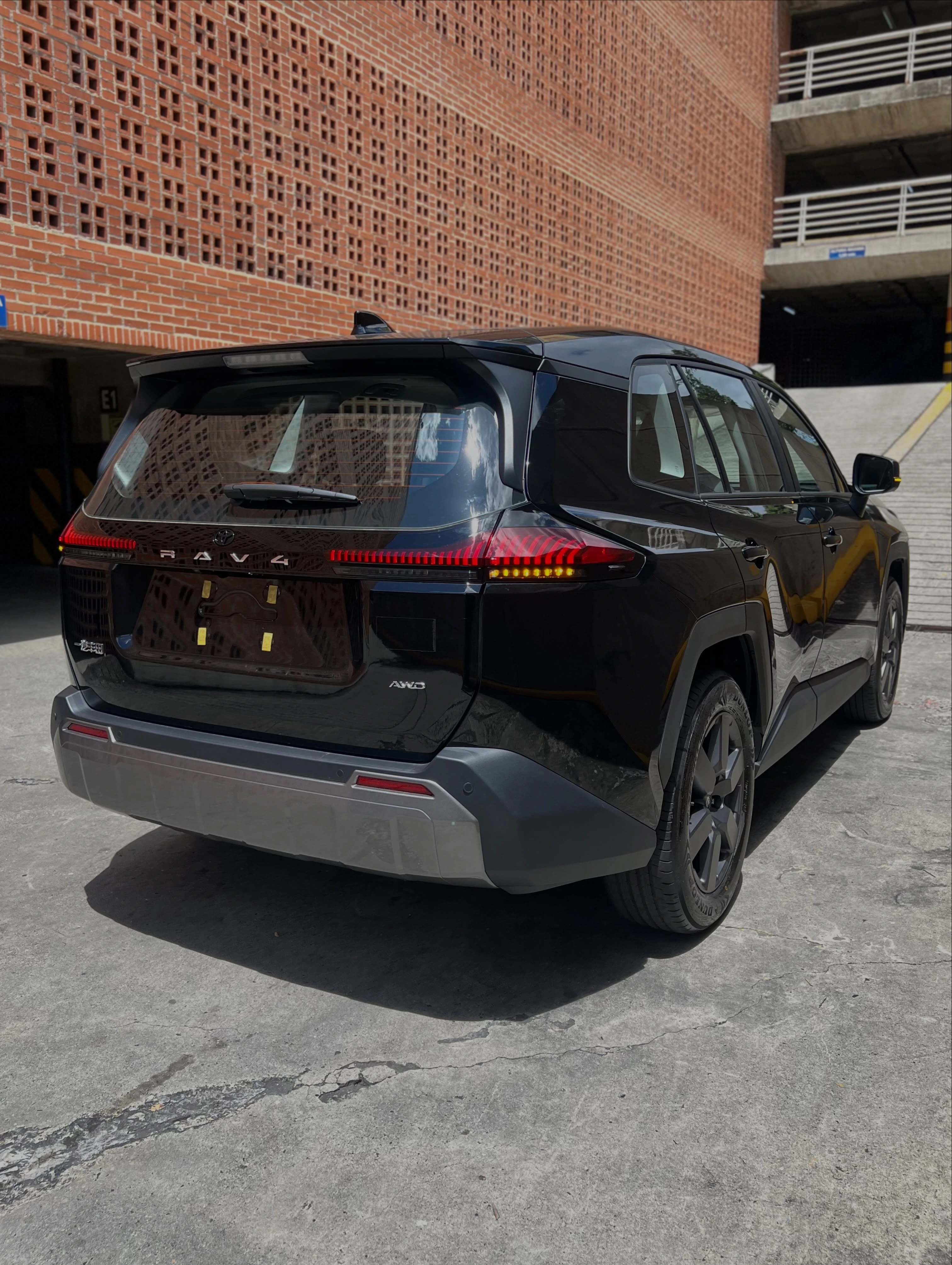 2026 Toyota RAV4 — foto 2