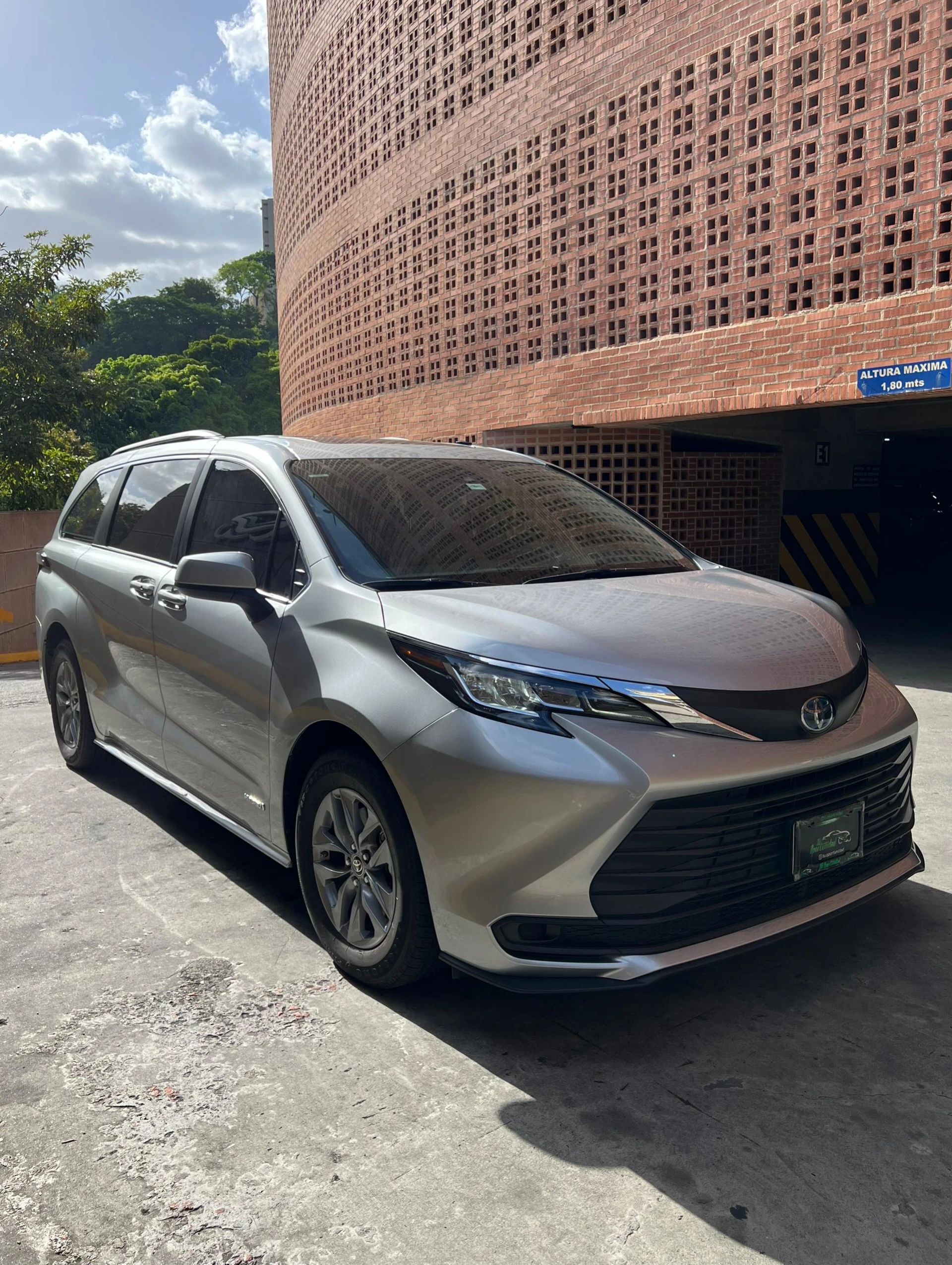 2021 Toyota Sienna HEV XLE — foto 2