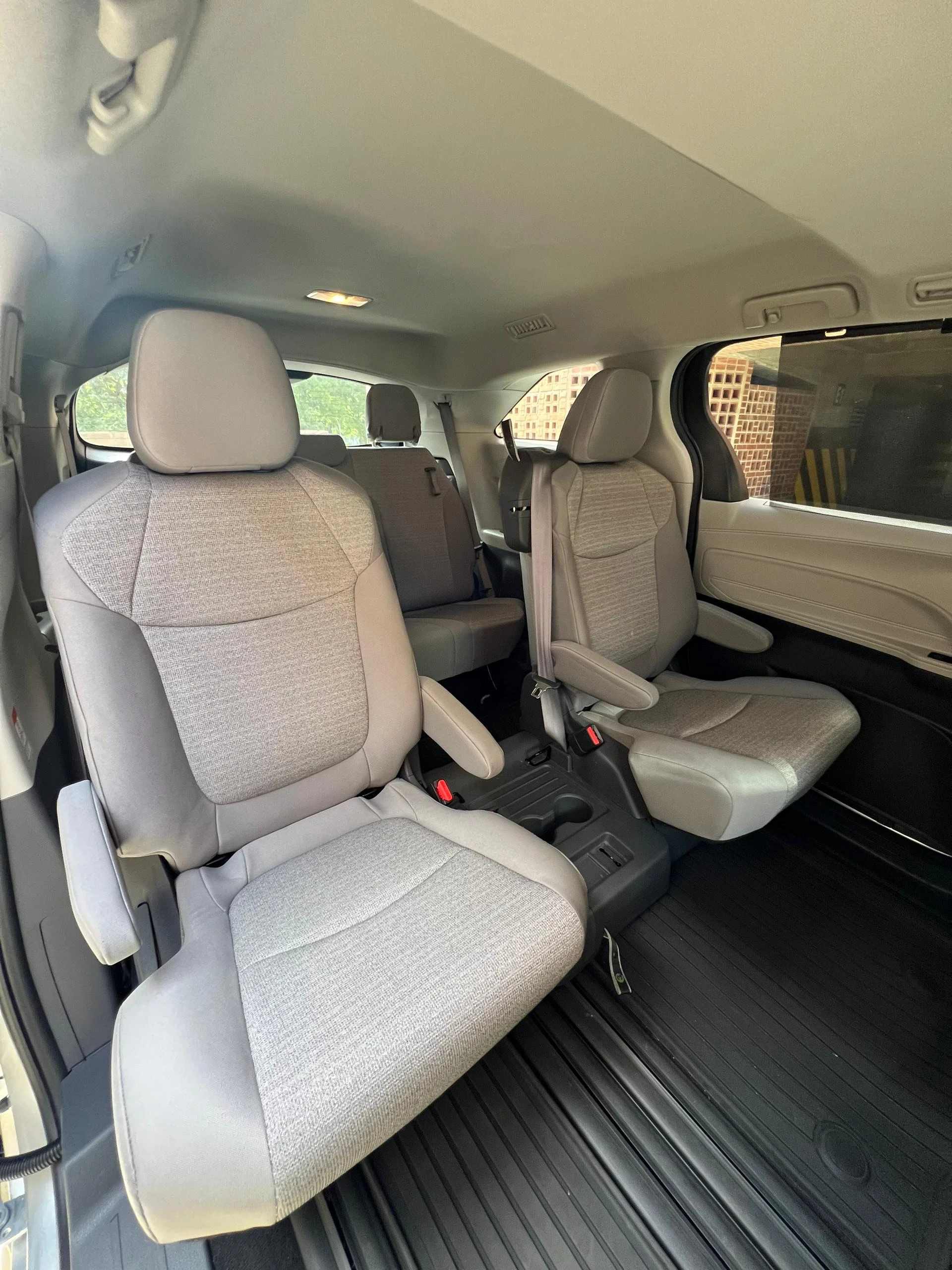 2021 Toyota Sienna HEV XLE — foto 7