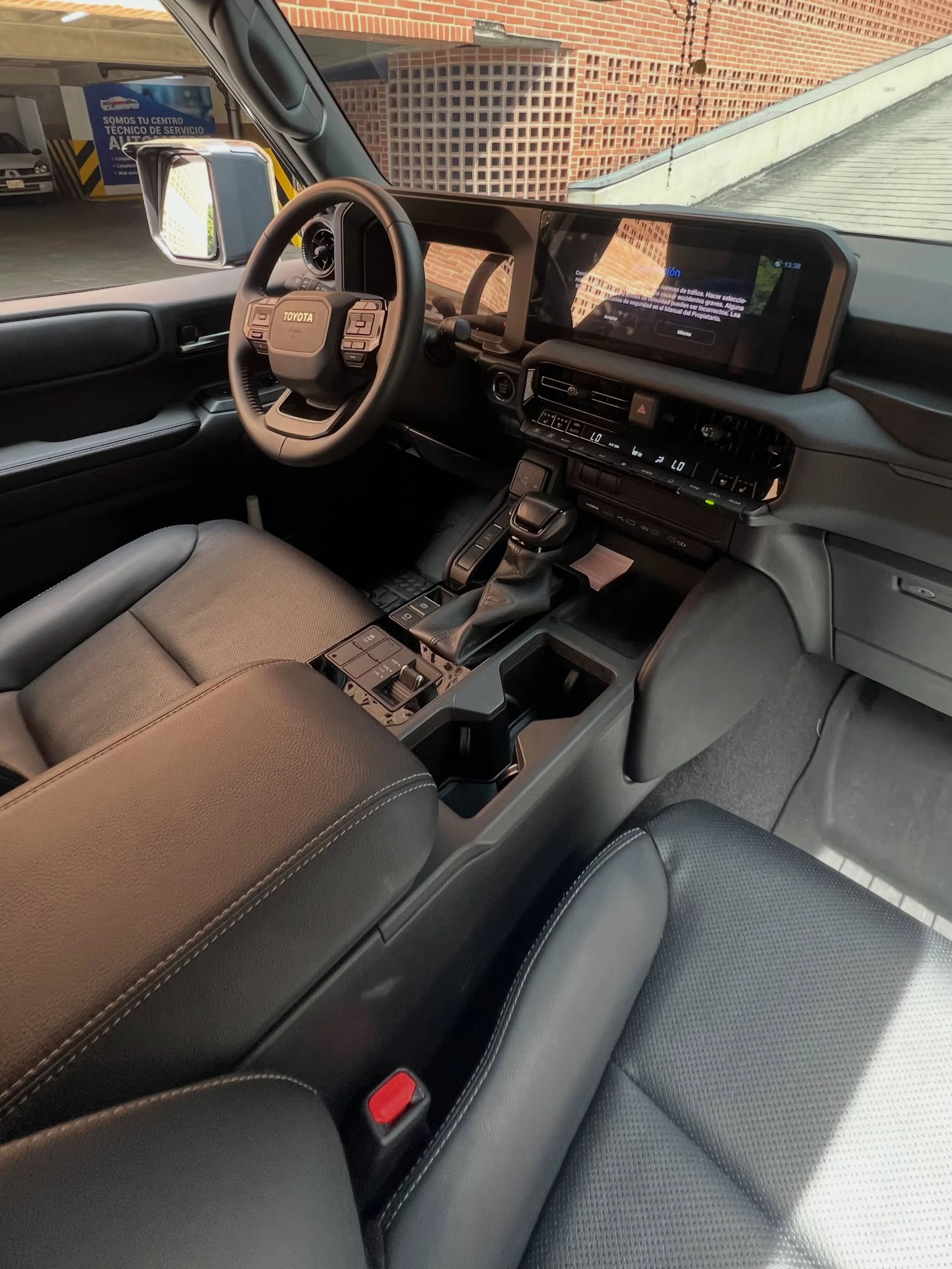 2025 Toyota Land Cruiser Prado — foto 11