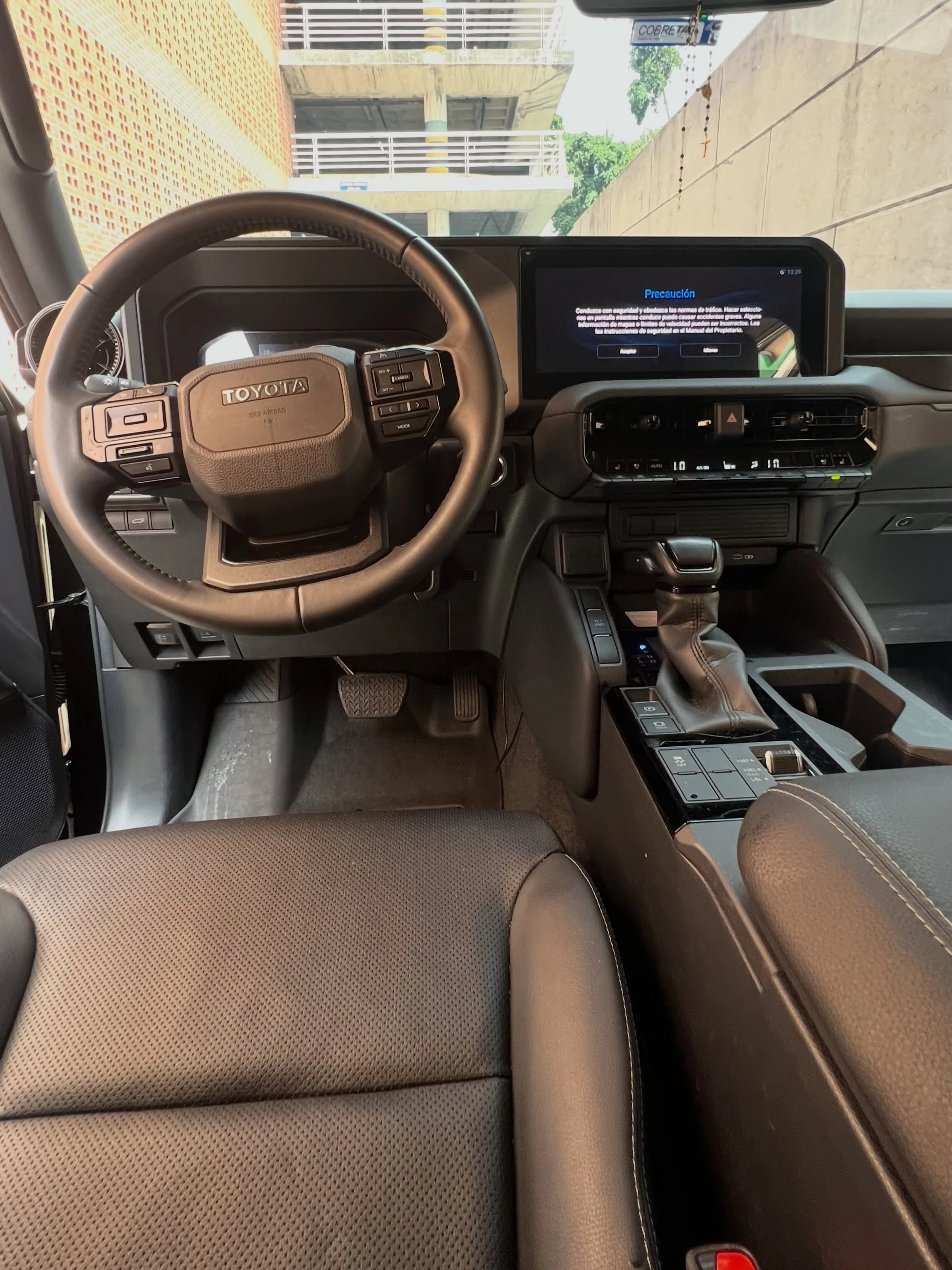 2025 Toyota Land Cruiser Prado — foto 14