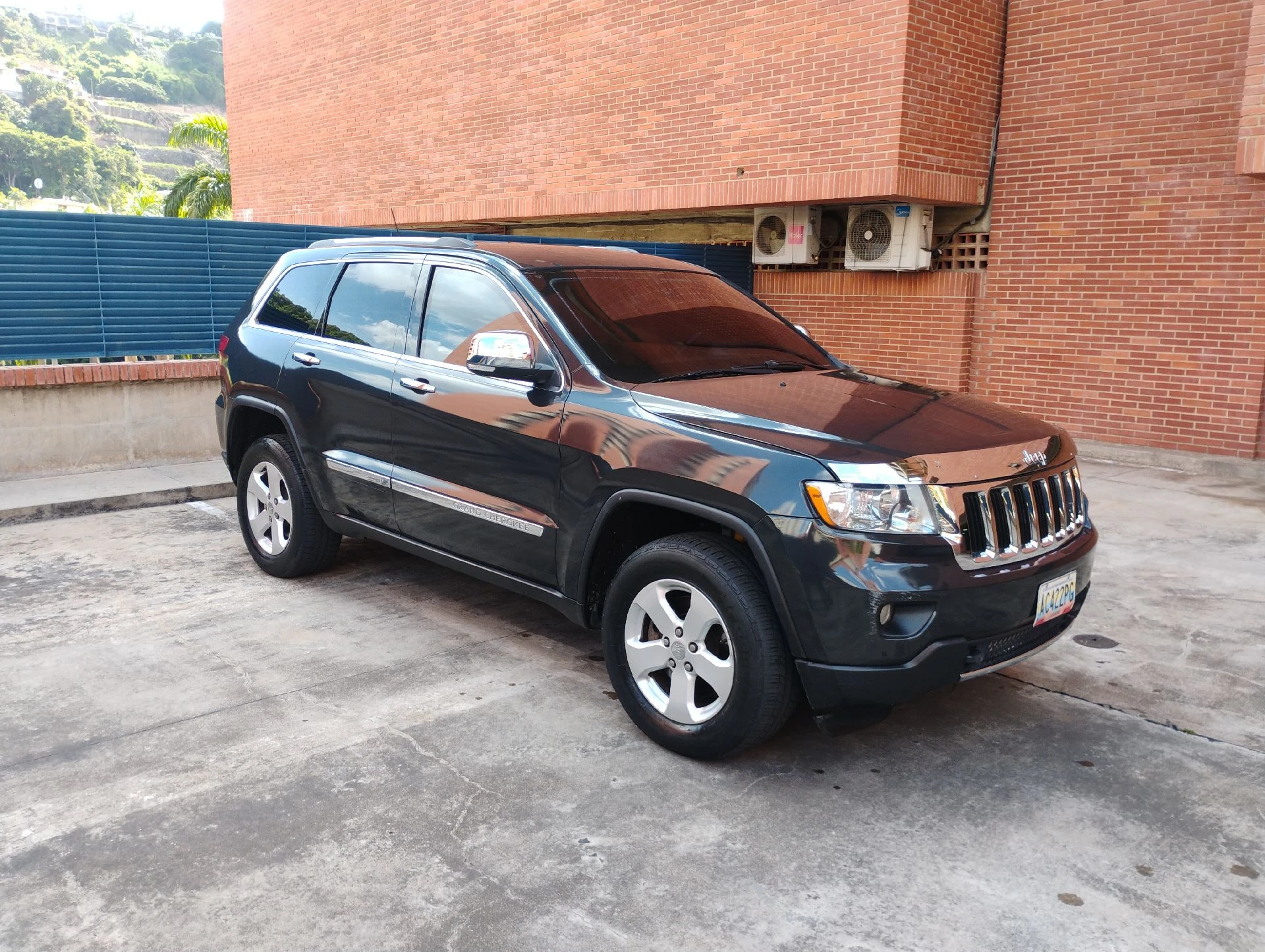 2011 Jeep Grand Cherokee Limit
