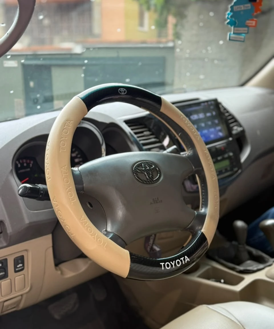 2010 Toyota Fortuner — foto 7