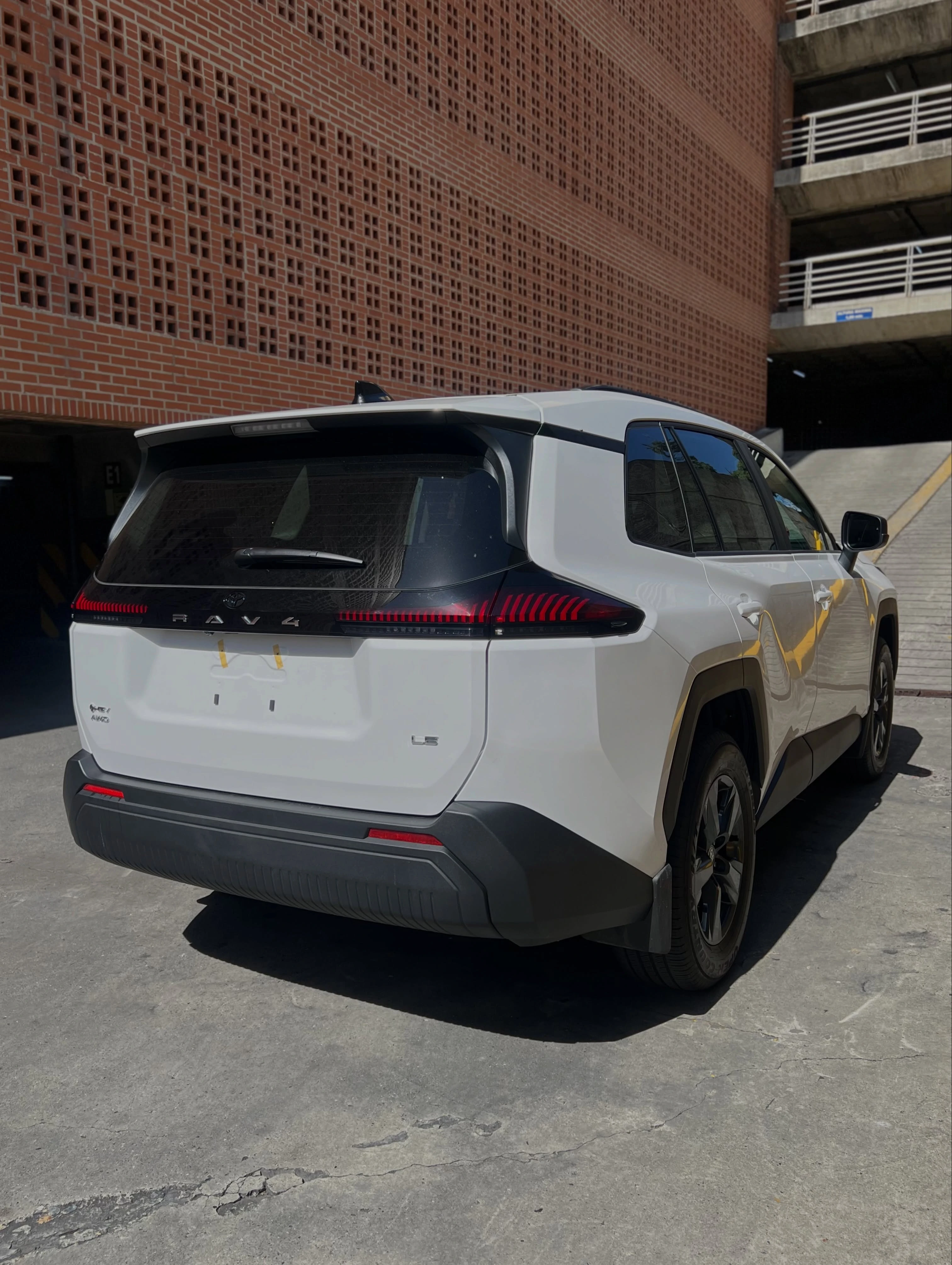 2026 Toyota RAV4 LE 2.5L Americana — foto 3