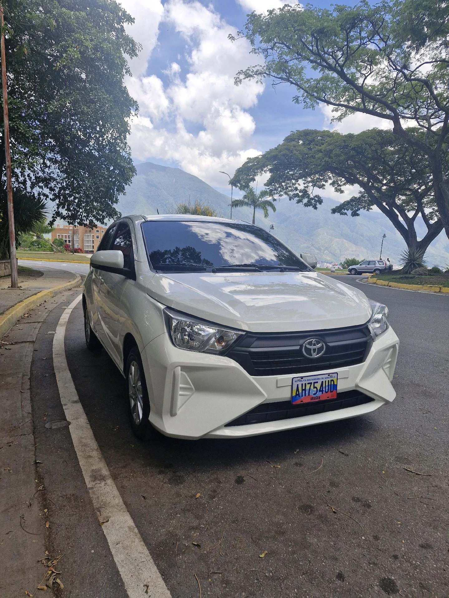 2025 Toyota Agya Lujo