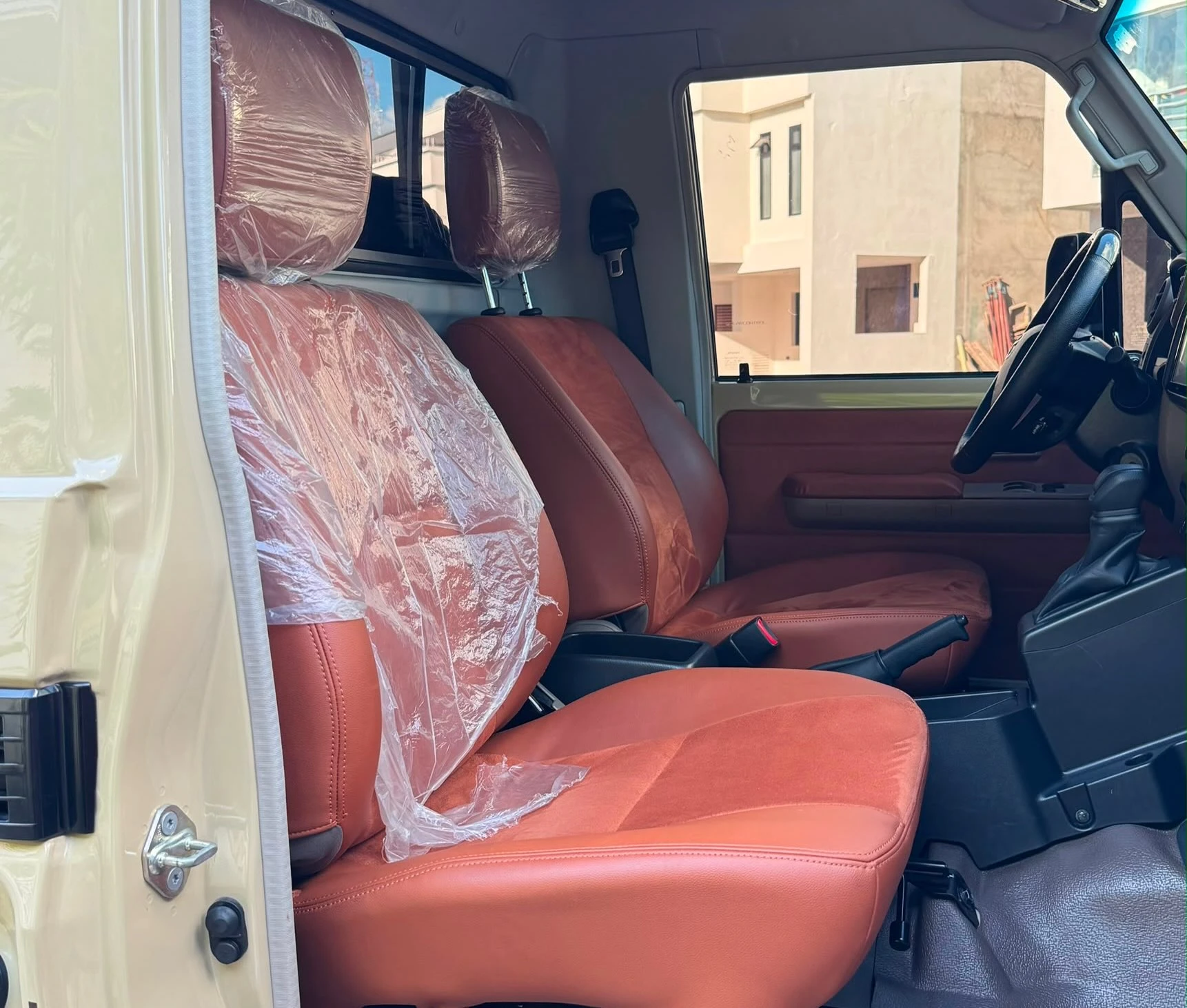 2024 Toyota Land Cruiser Pickup — foto 12