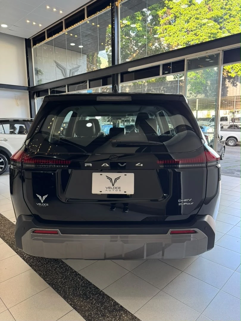 2026 Toyota RAV4 E-FOUR HEV LUXURY PLUS — foto 18