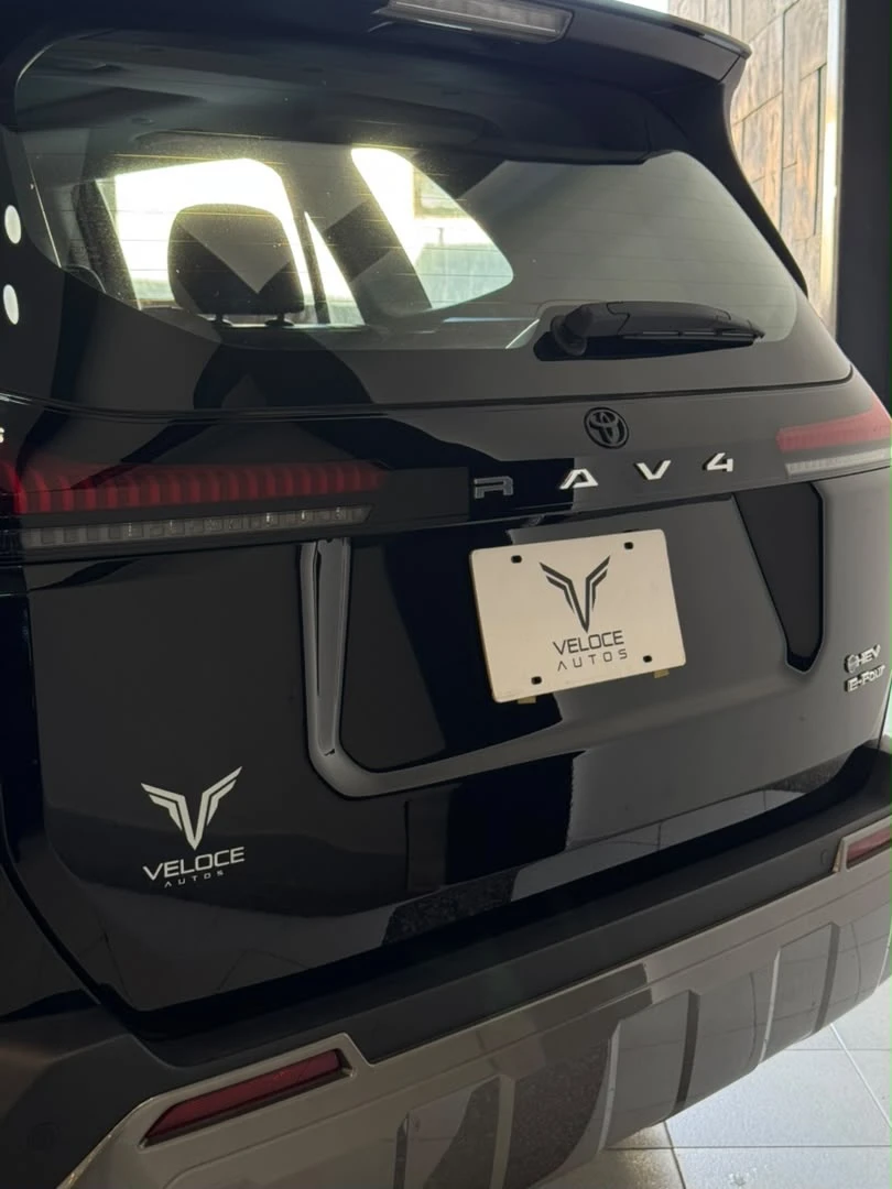 2026 Toyota RAV4 E-FOUR HEV LUXURY PLUS — foto 17